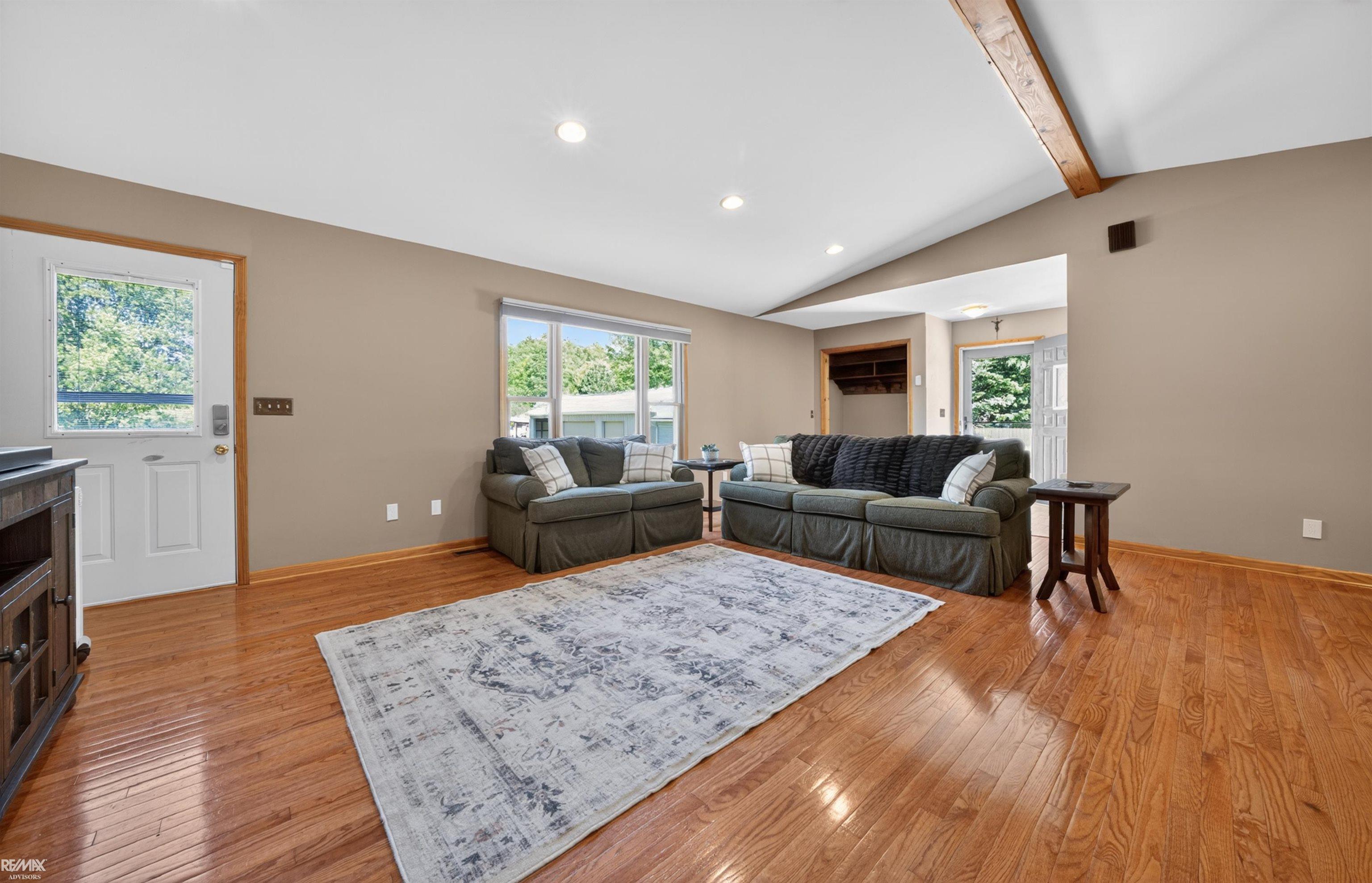 property viewer photo 13