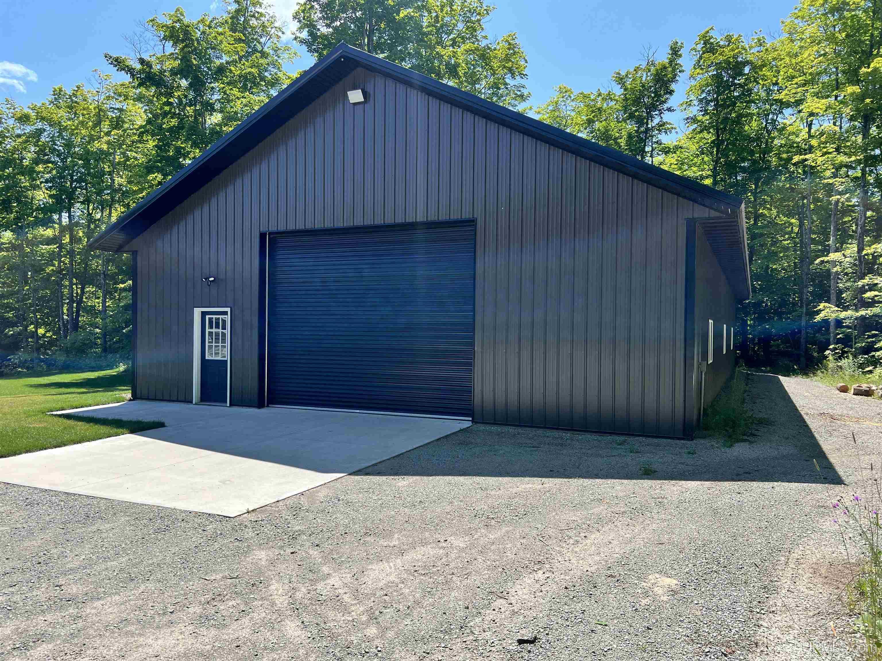 main property photo 47