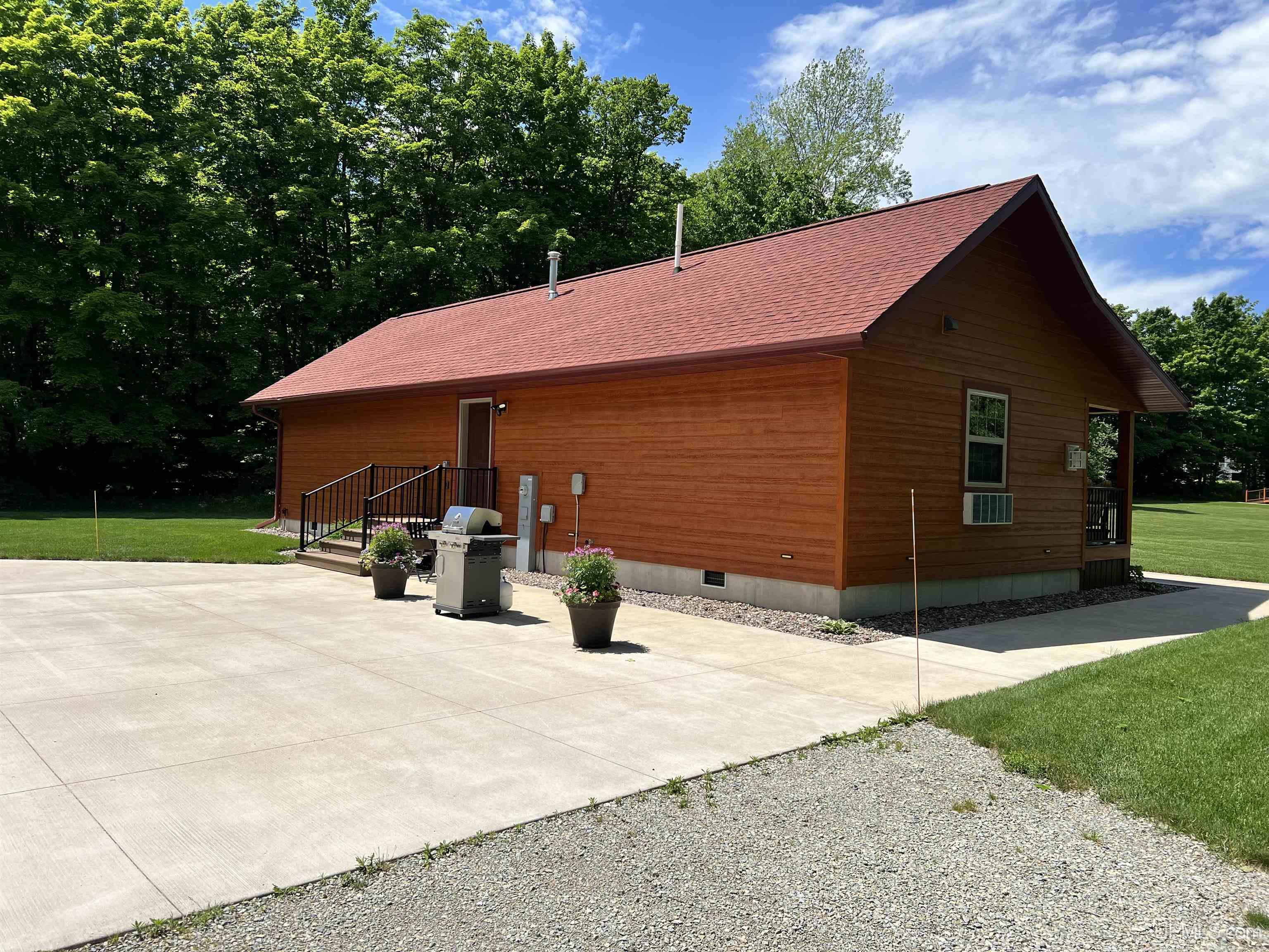 main property photo 68
