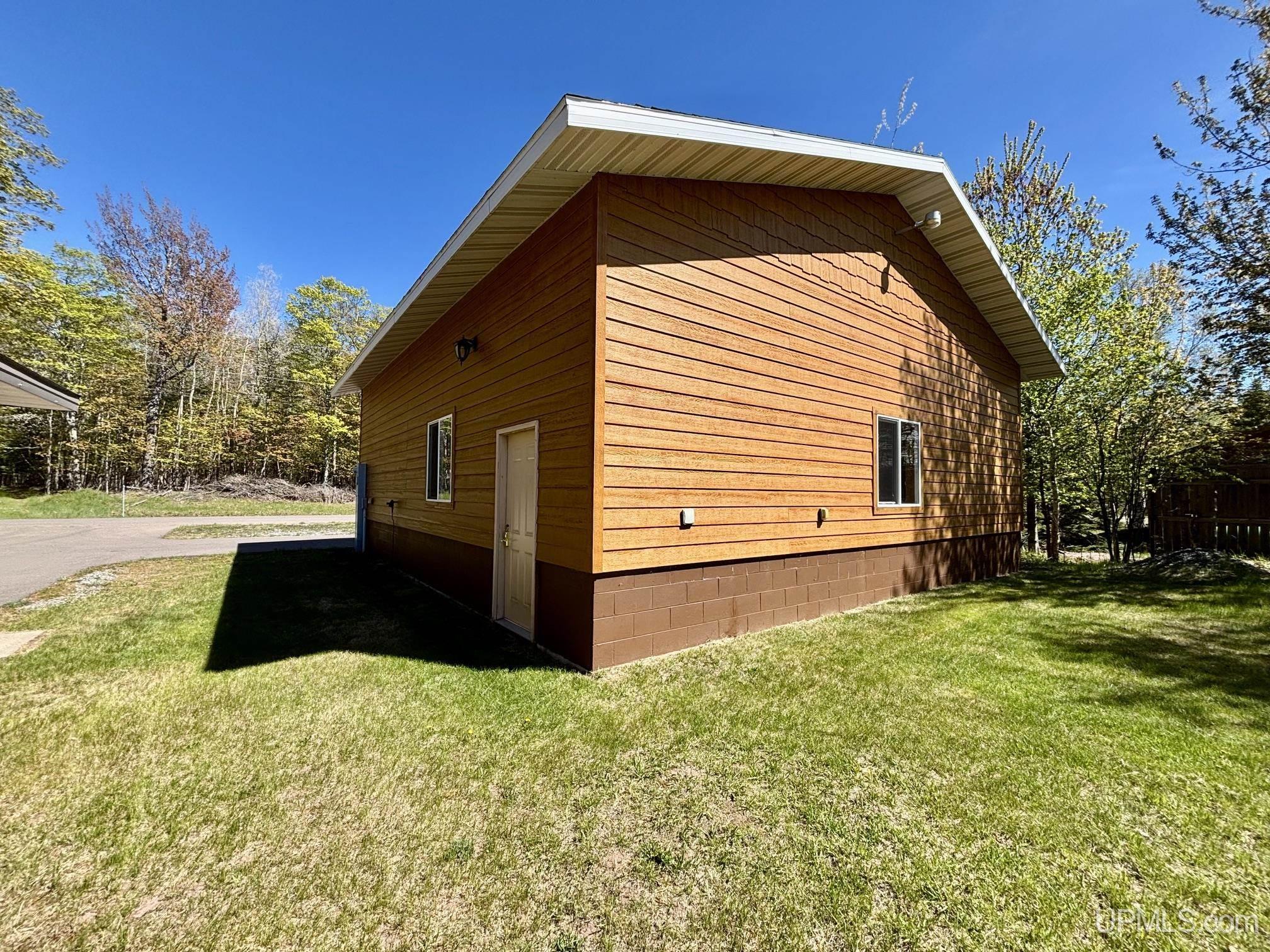 main property photo 51