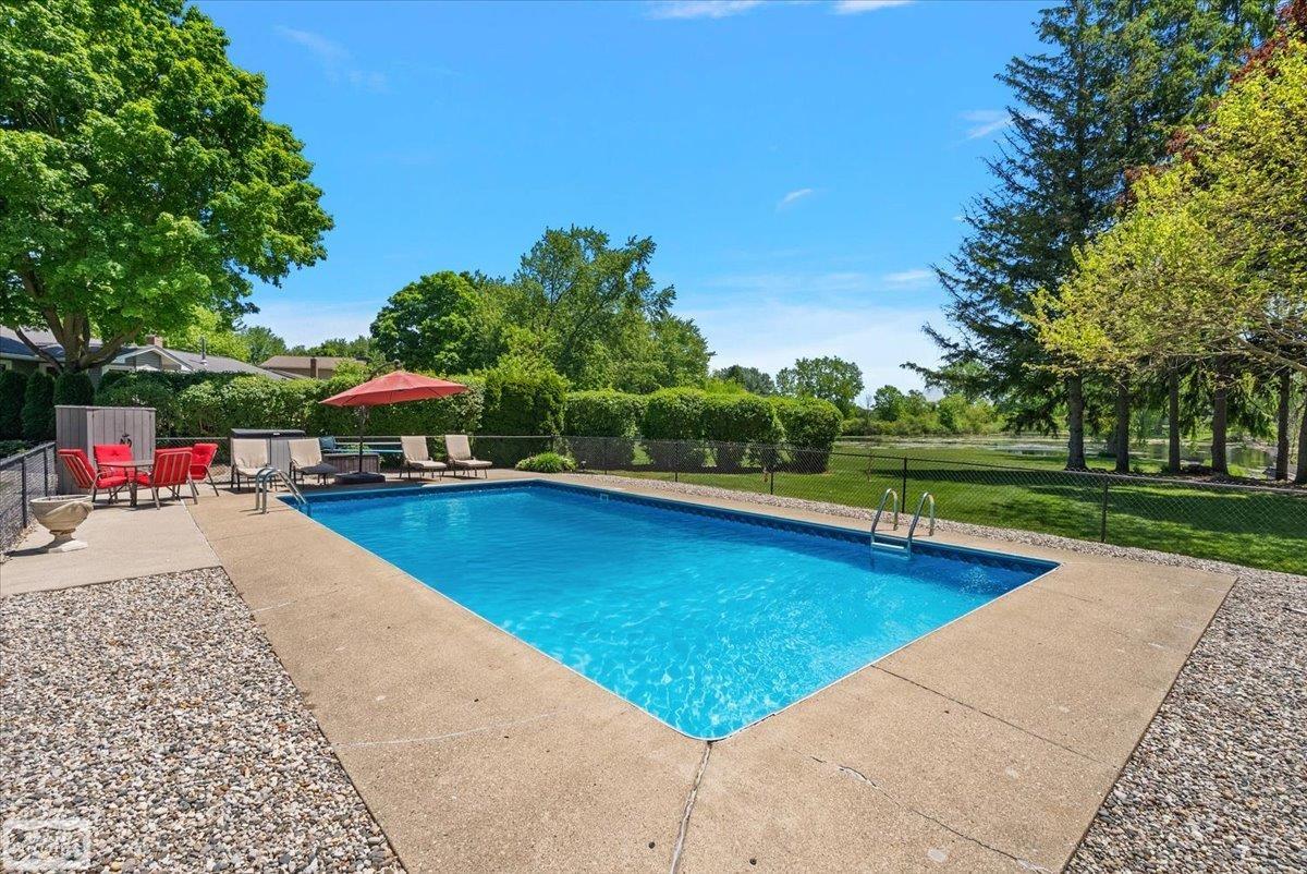 property viewer photo 13