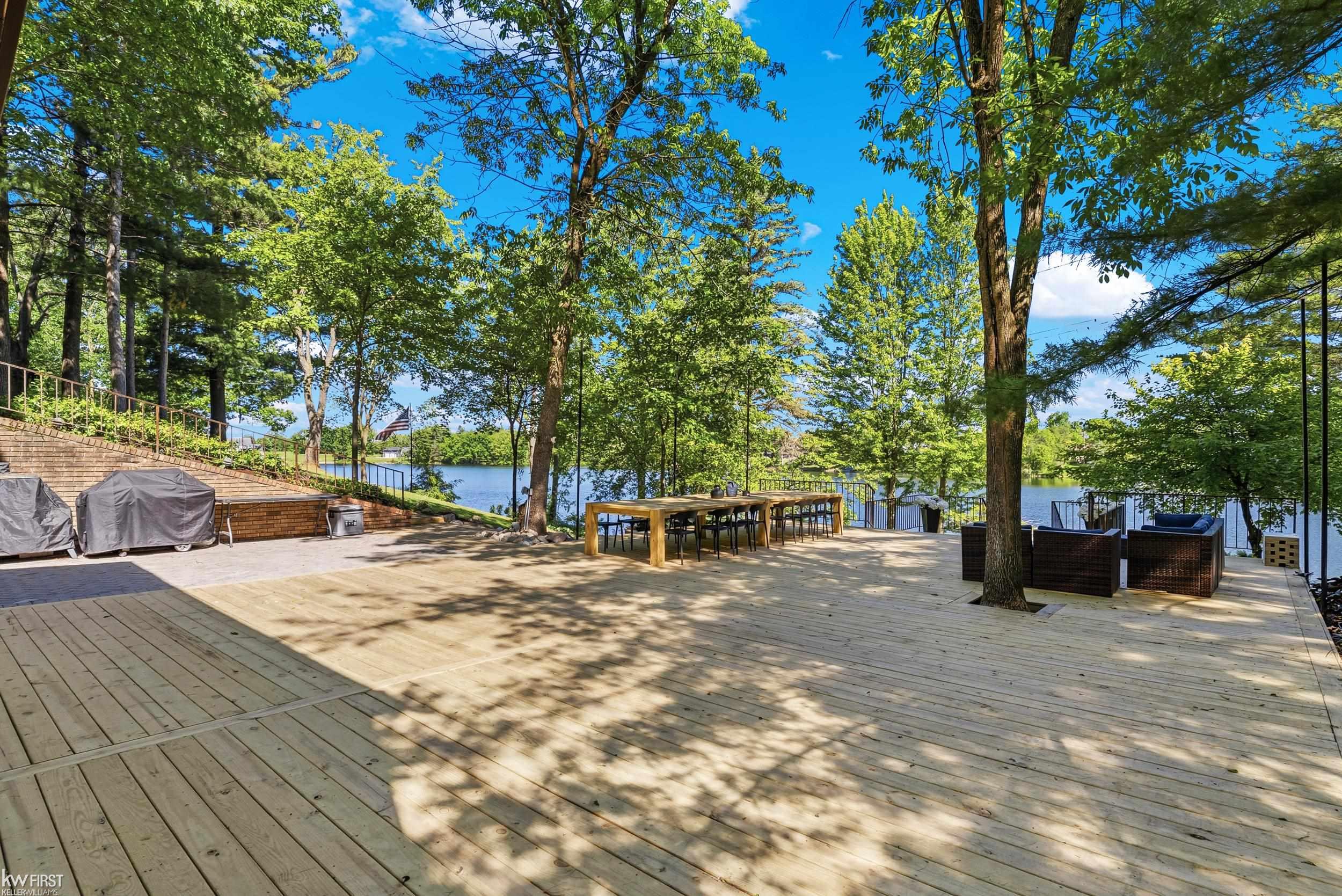 main property photo 74