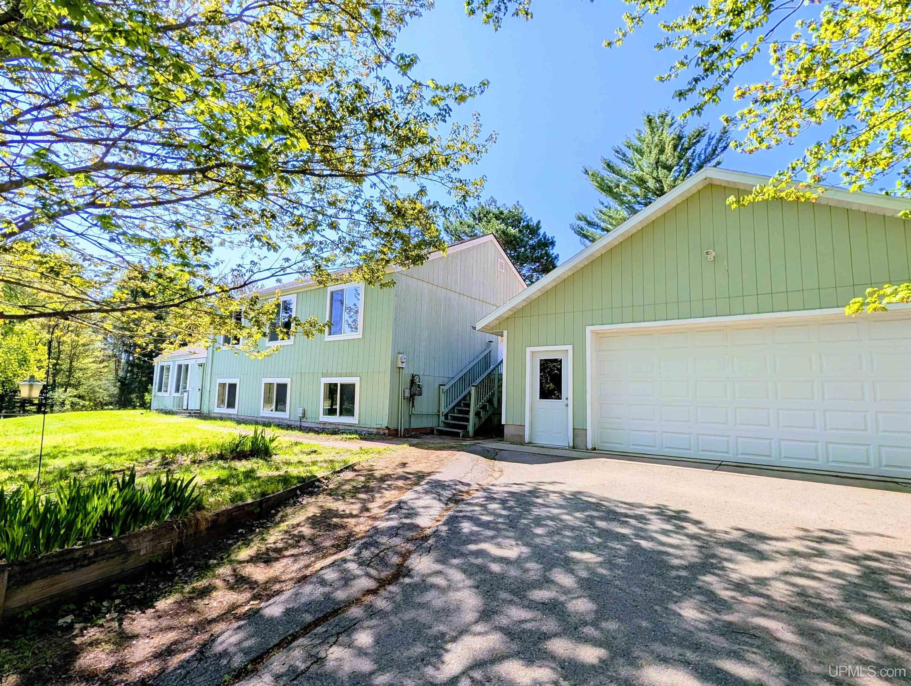 main property photo 4