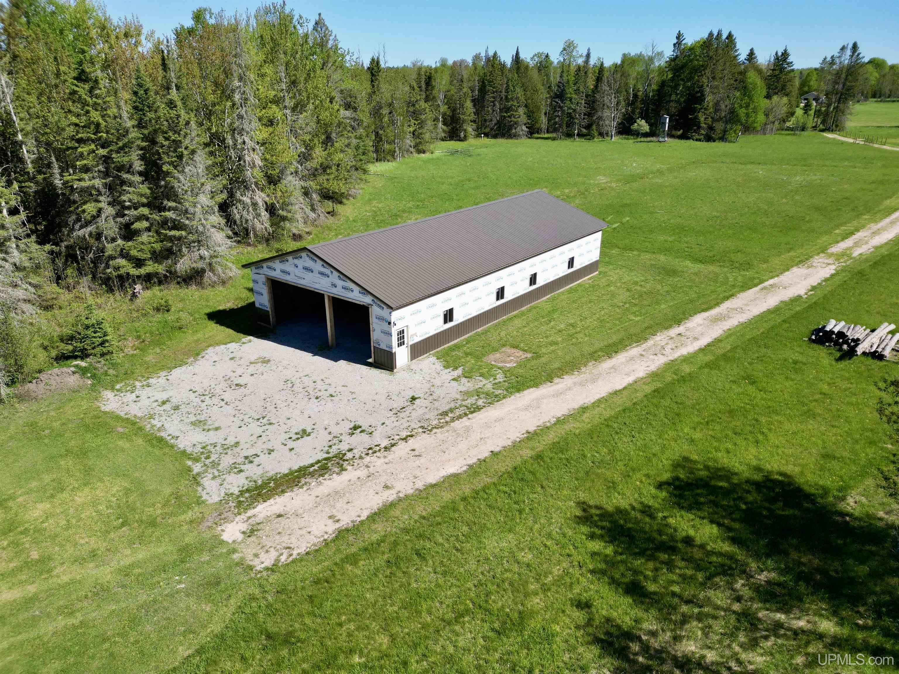 main property photo 16