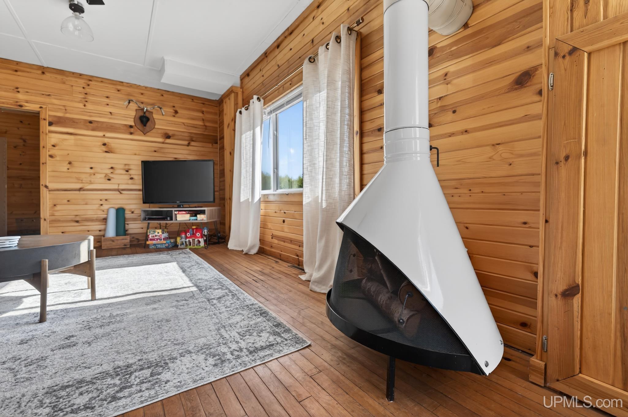 main property photo 44