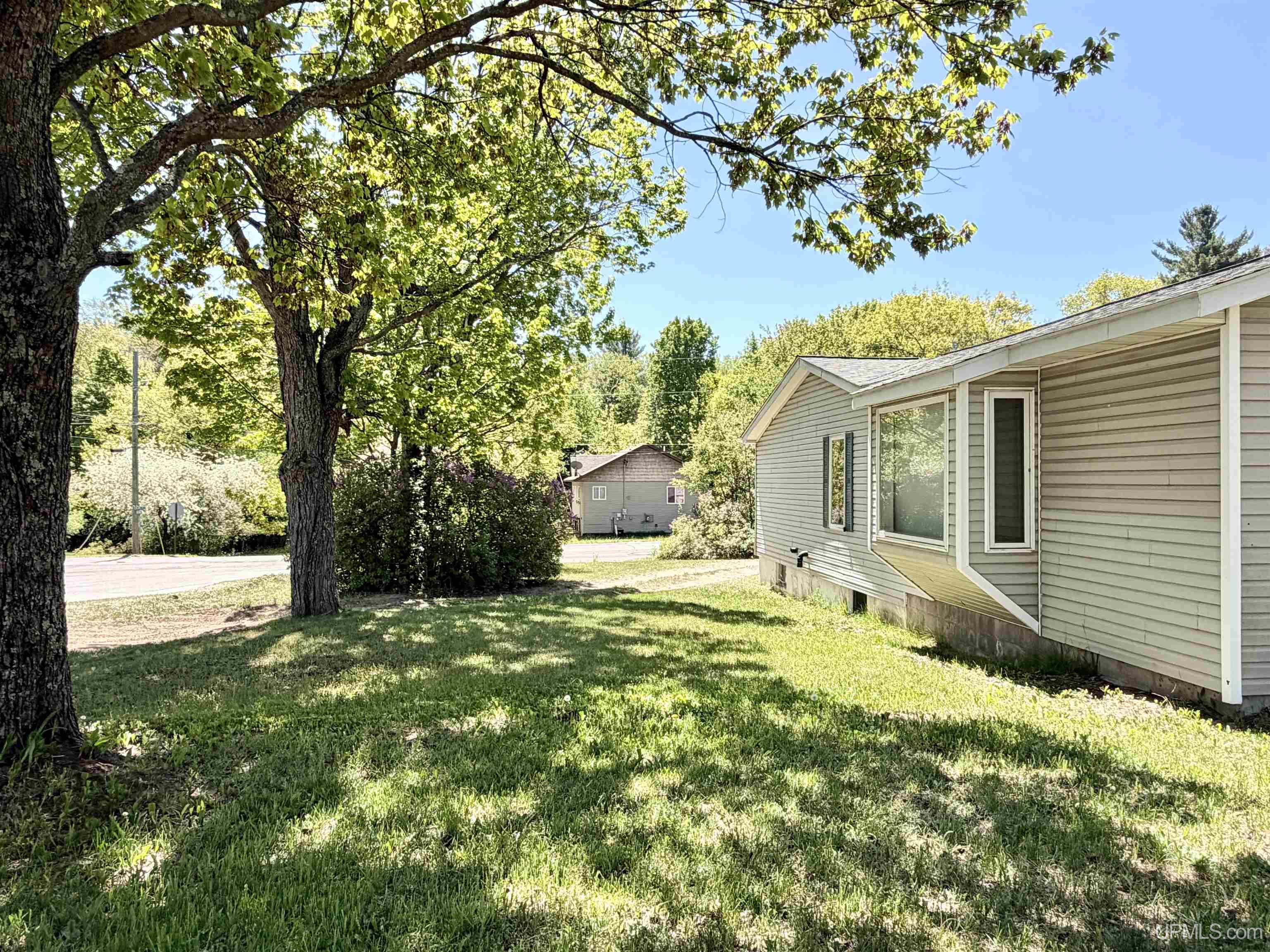 main property photo 38