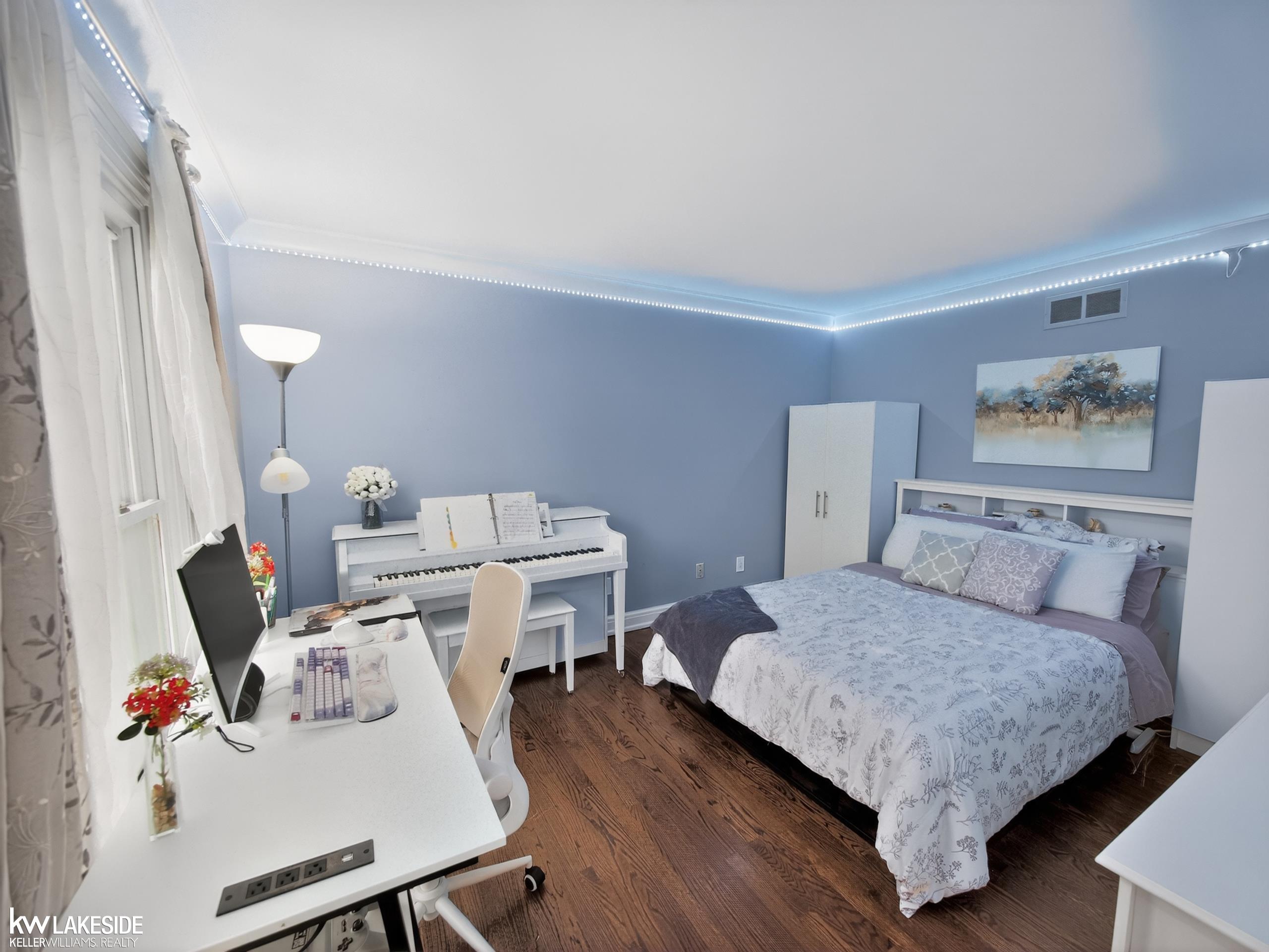 main property photo 16