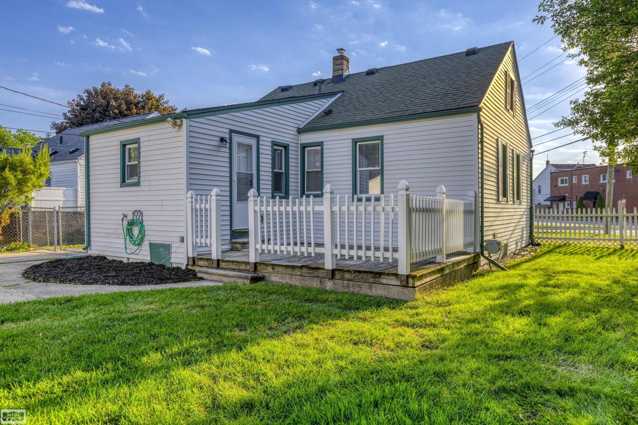 main property photo 5
