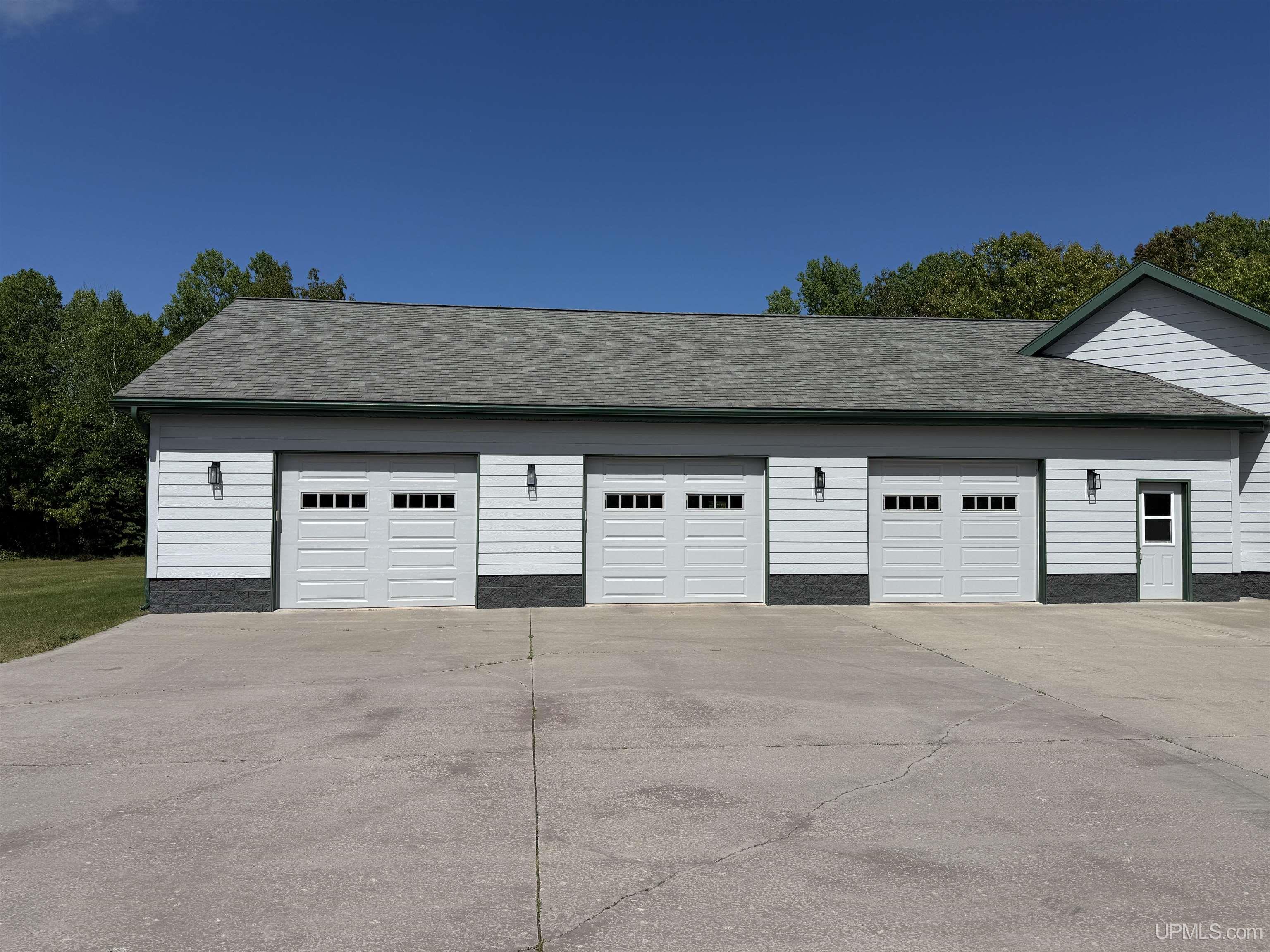main property photo 58