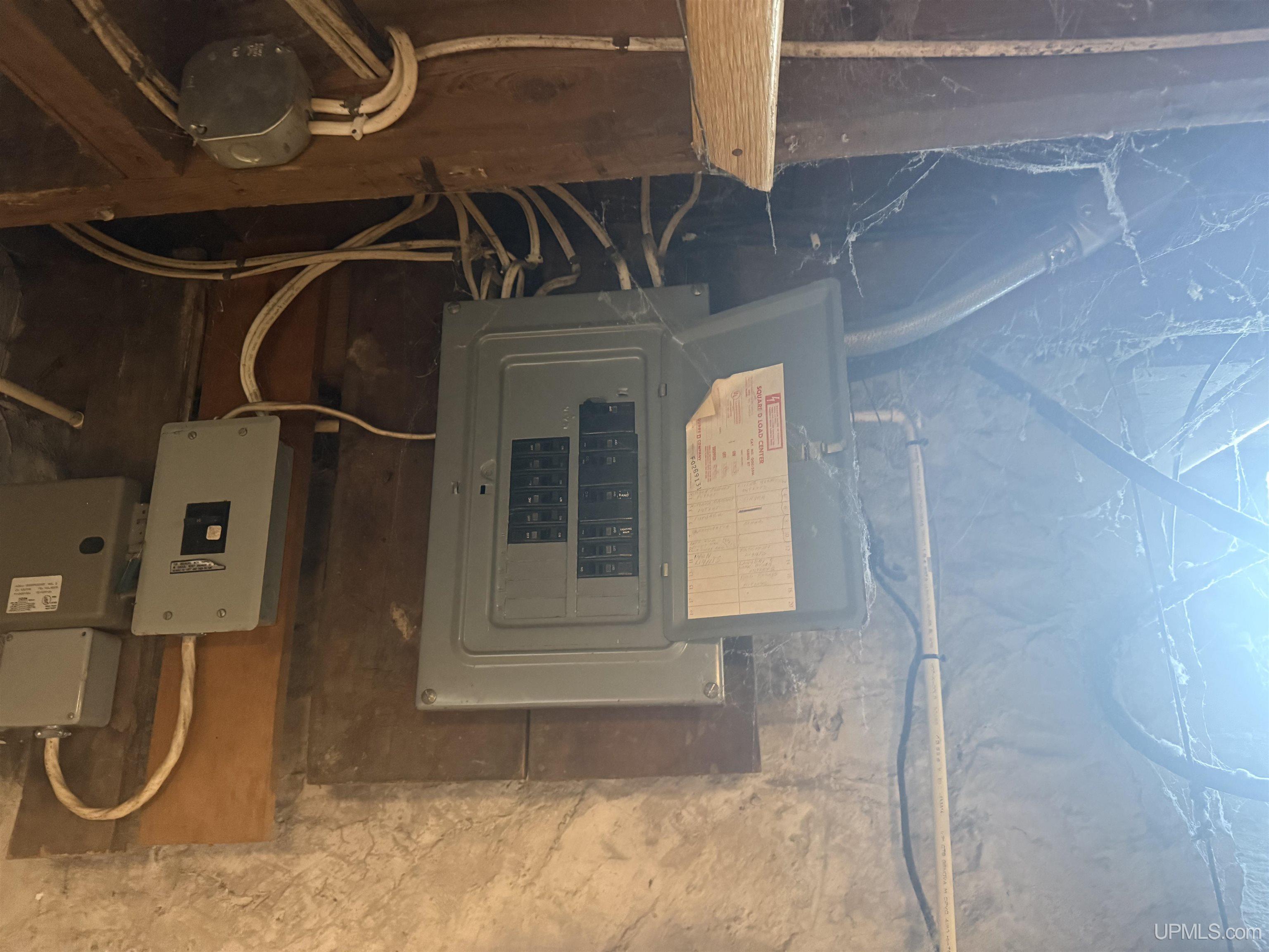 main property photo 13