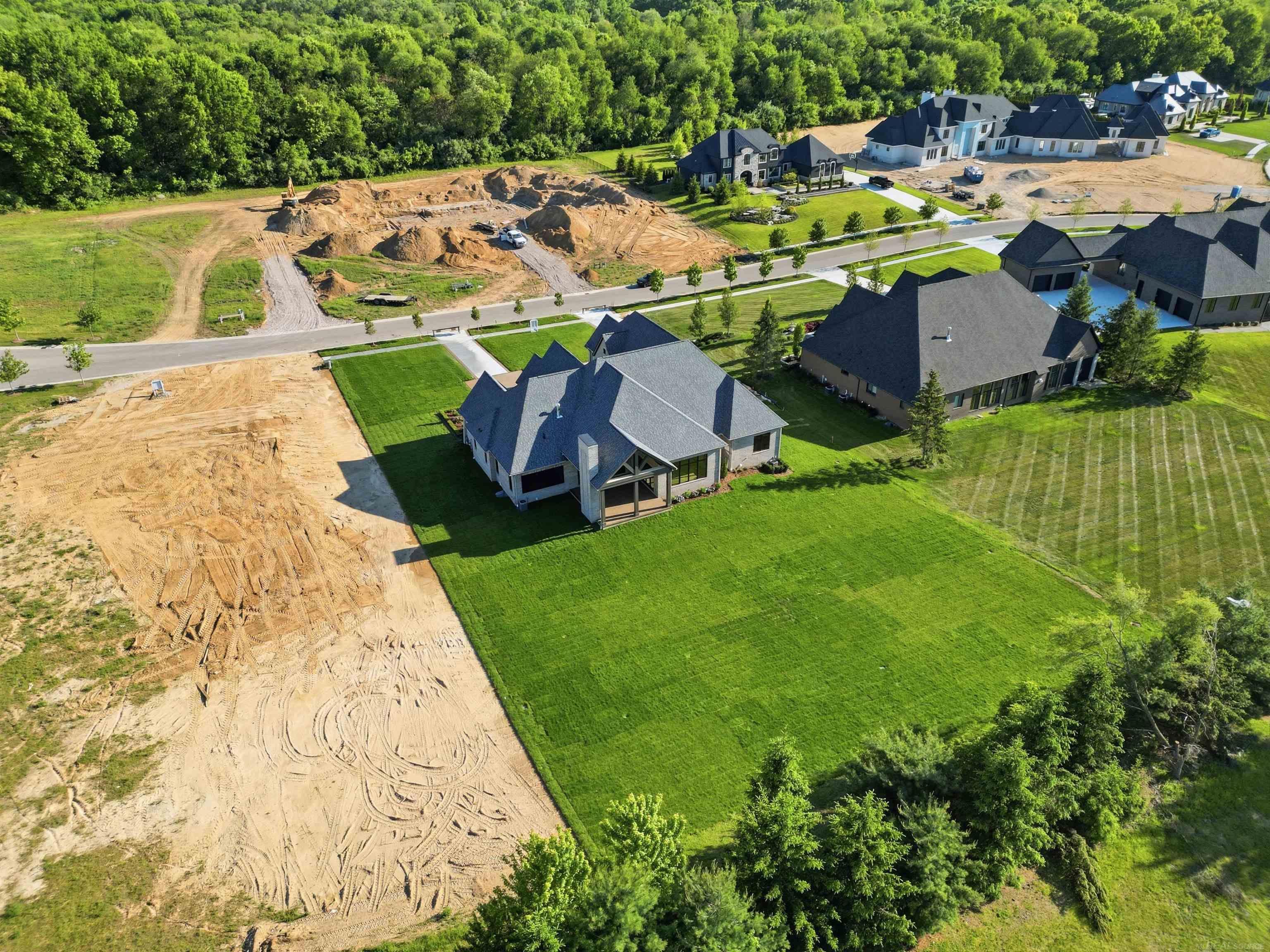 main property photo 20