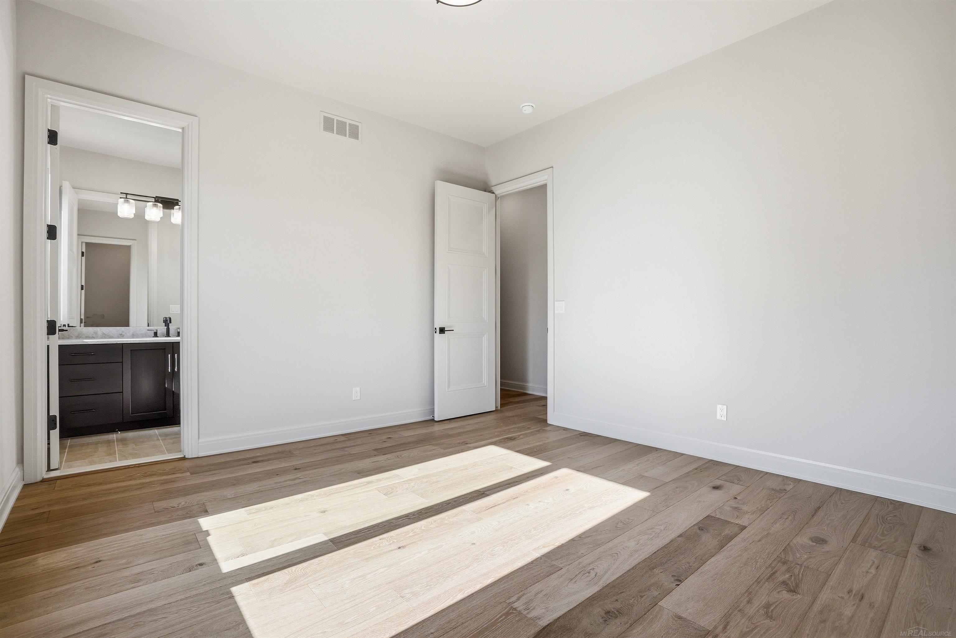 main property photo 77