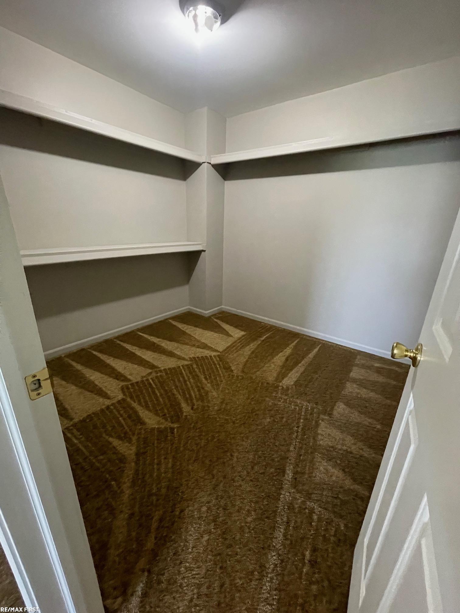 property viewer photo 18