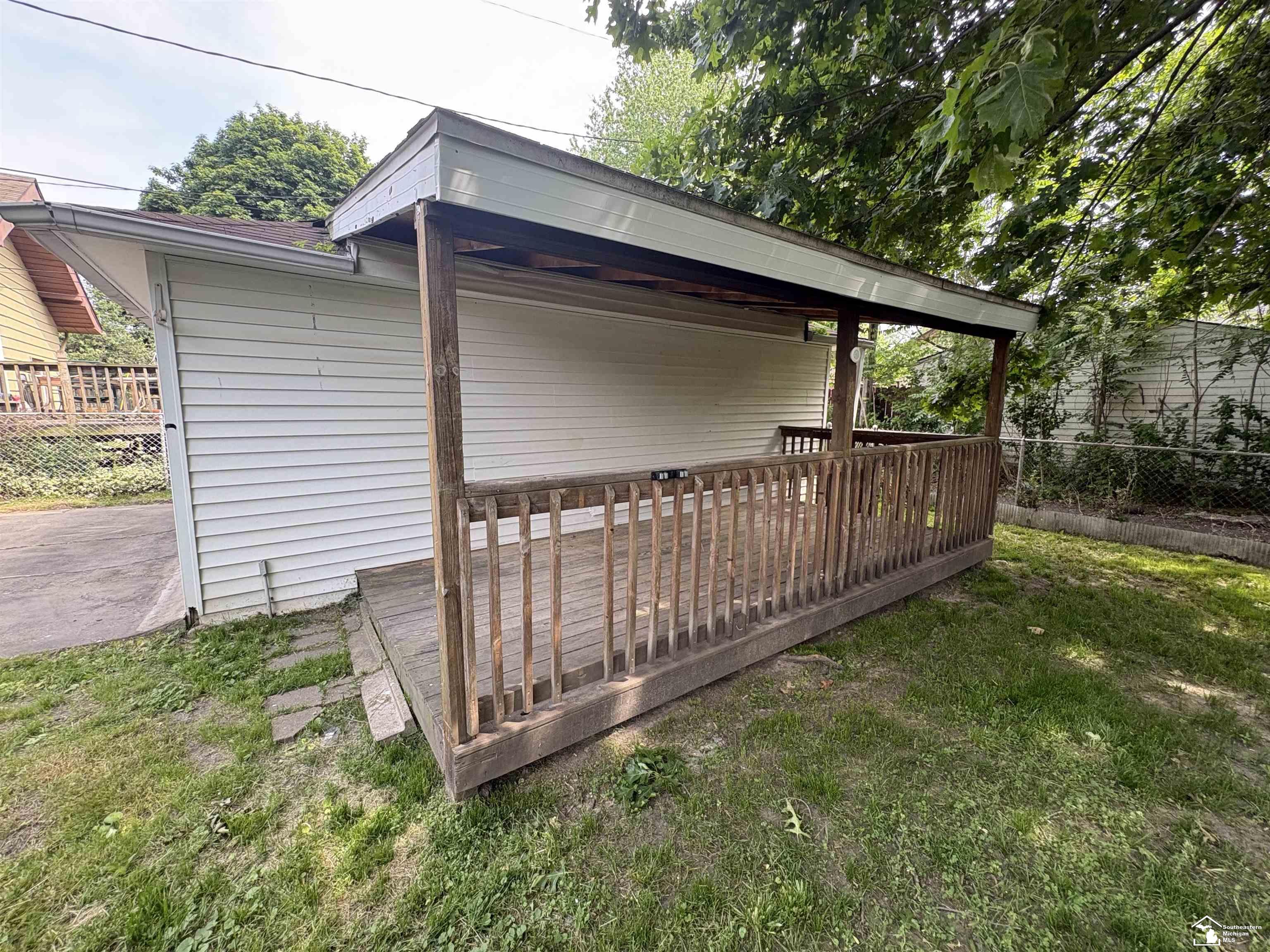 main property photo 16