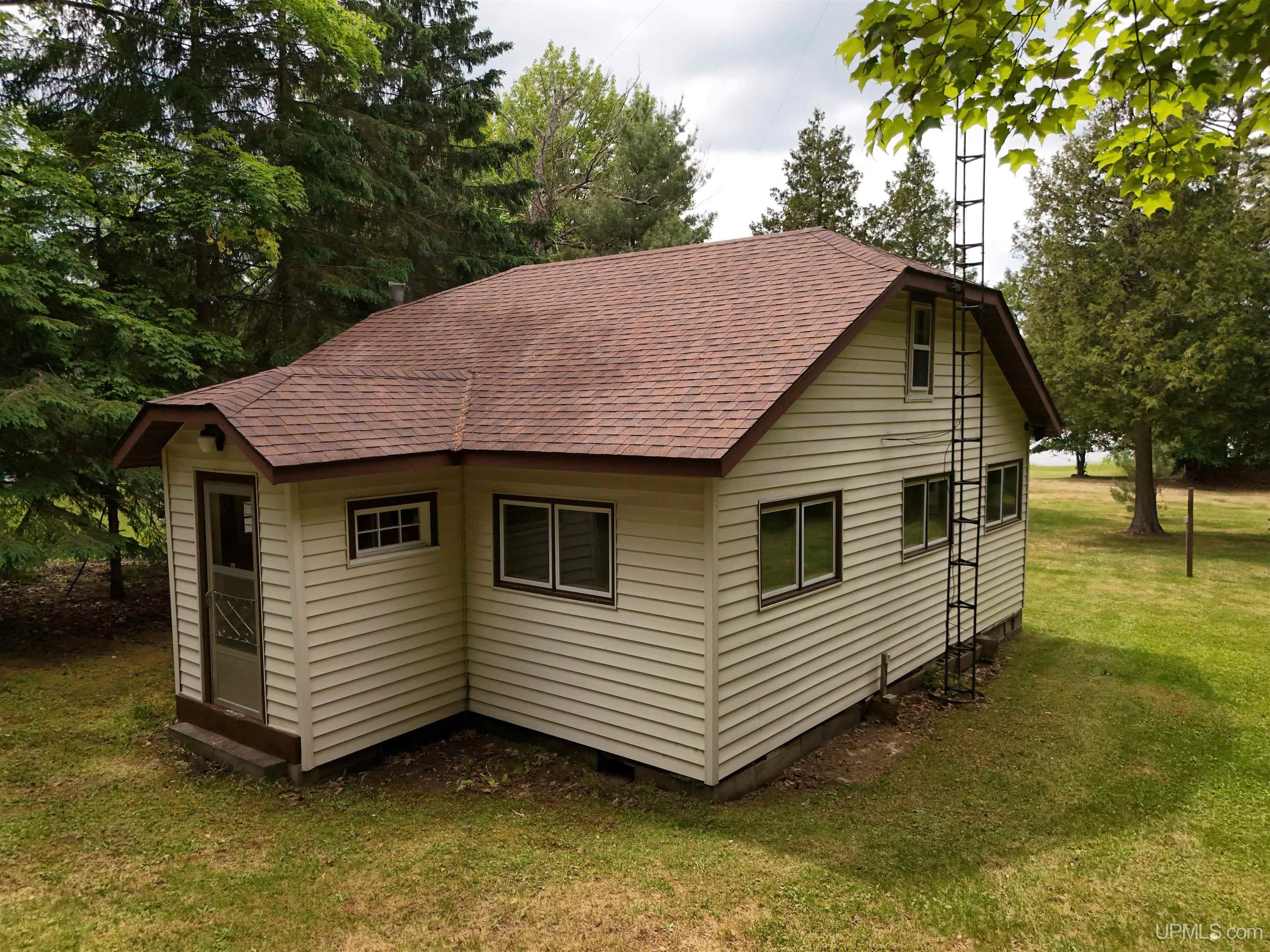 main property photo 0