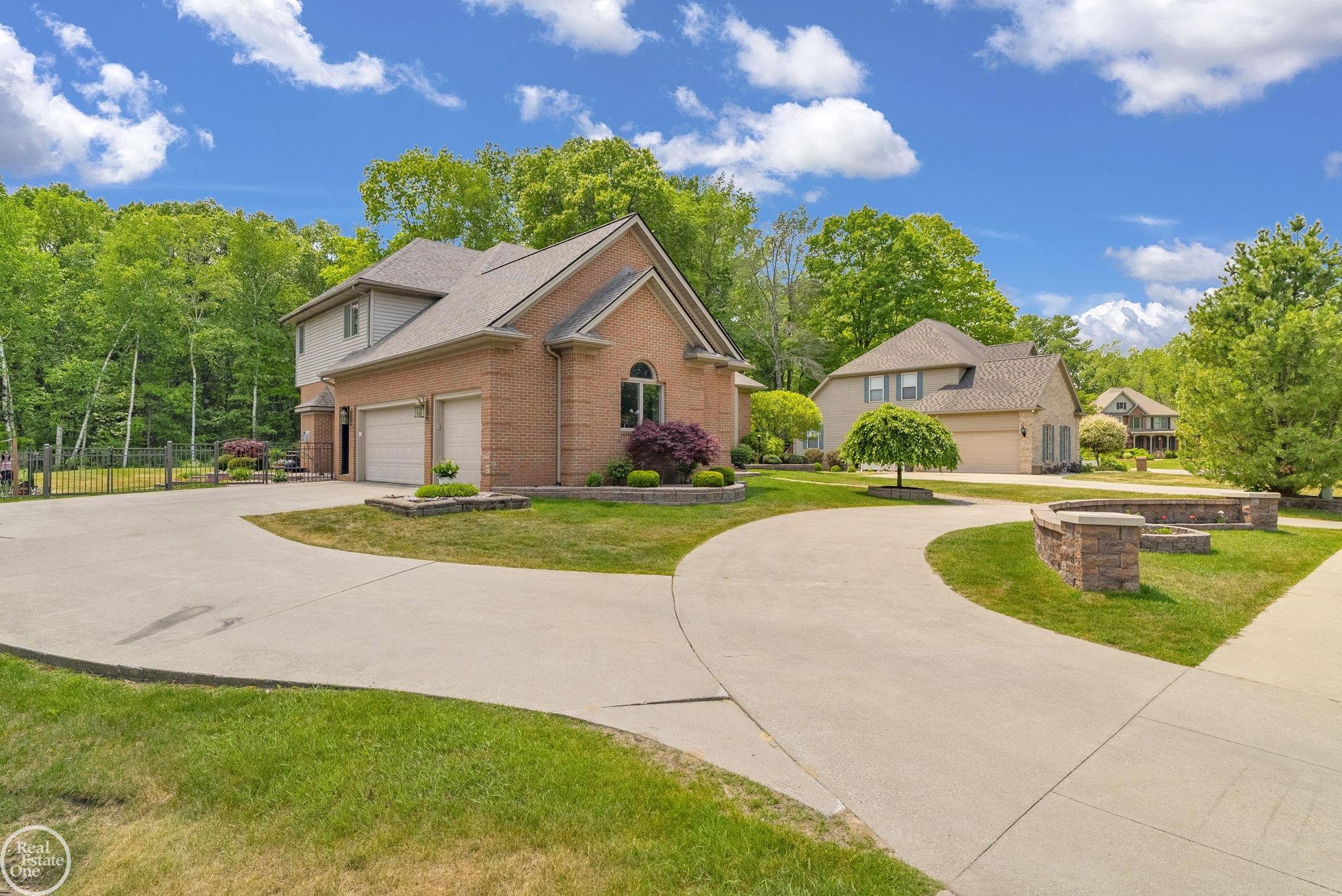 main property photo 3