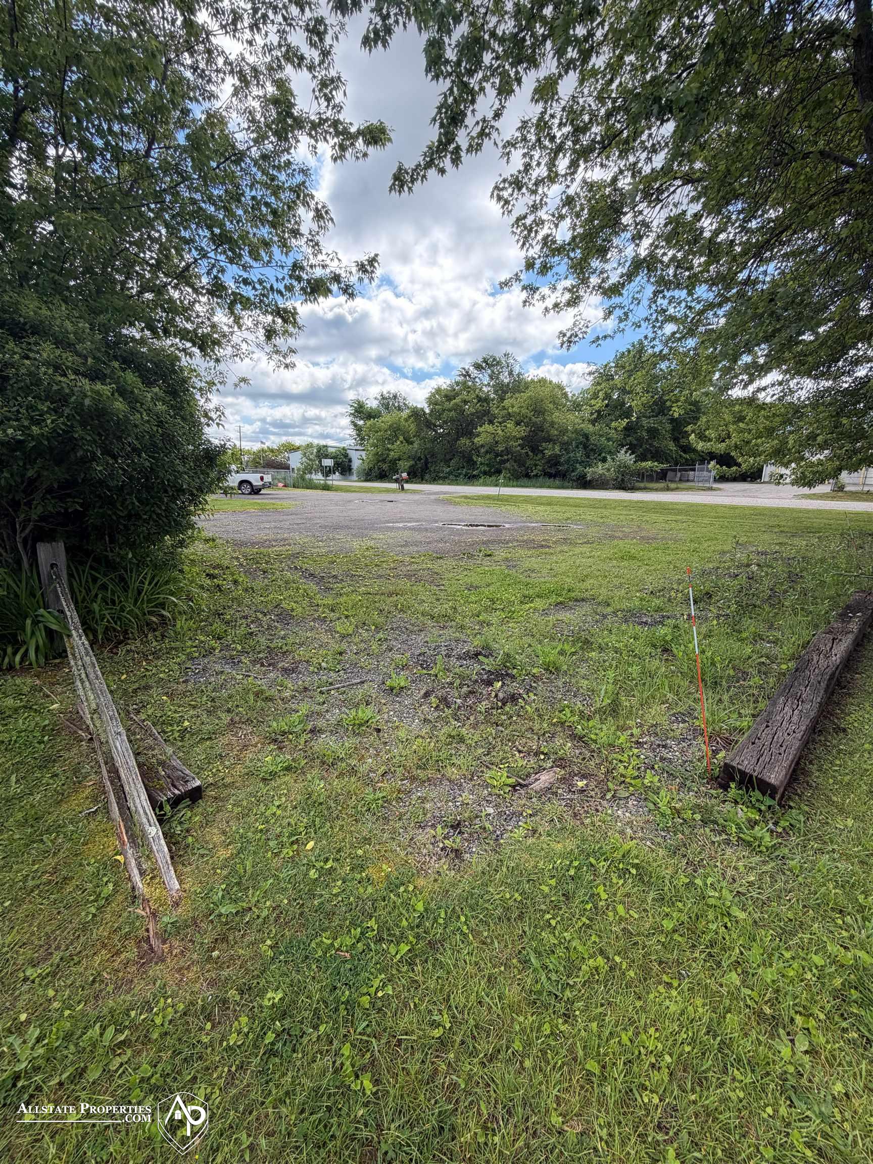 main property photo 28