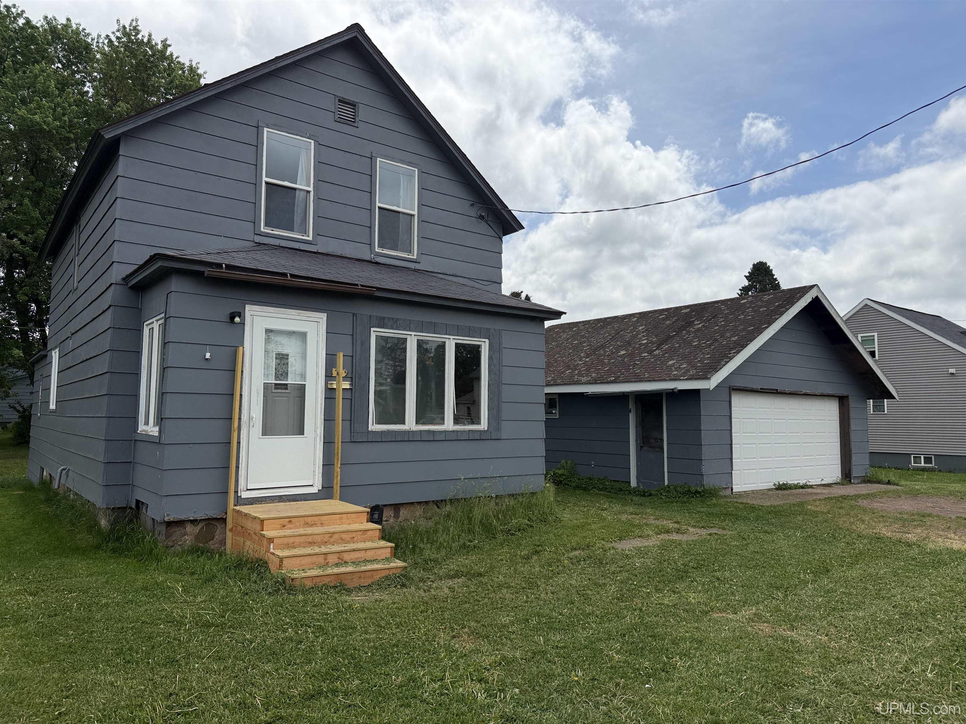 main property photo 37