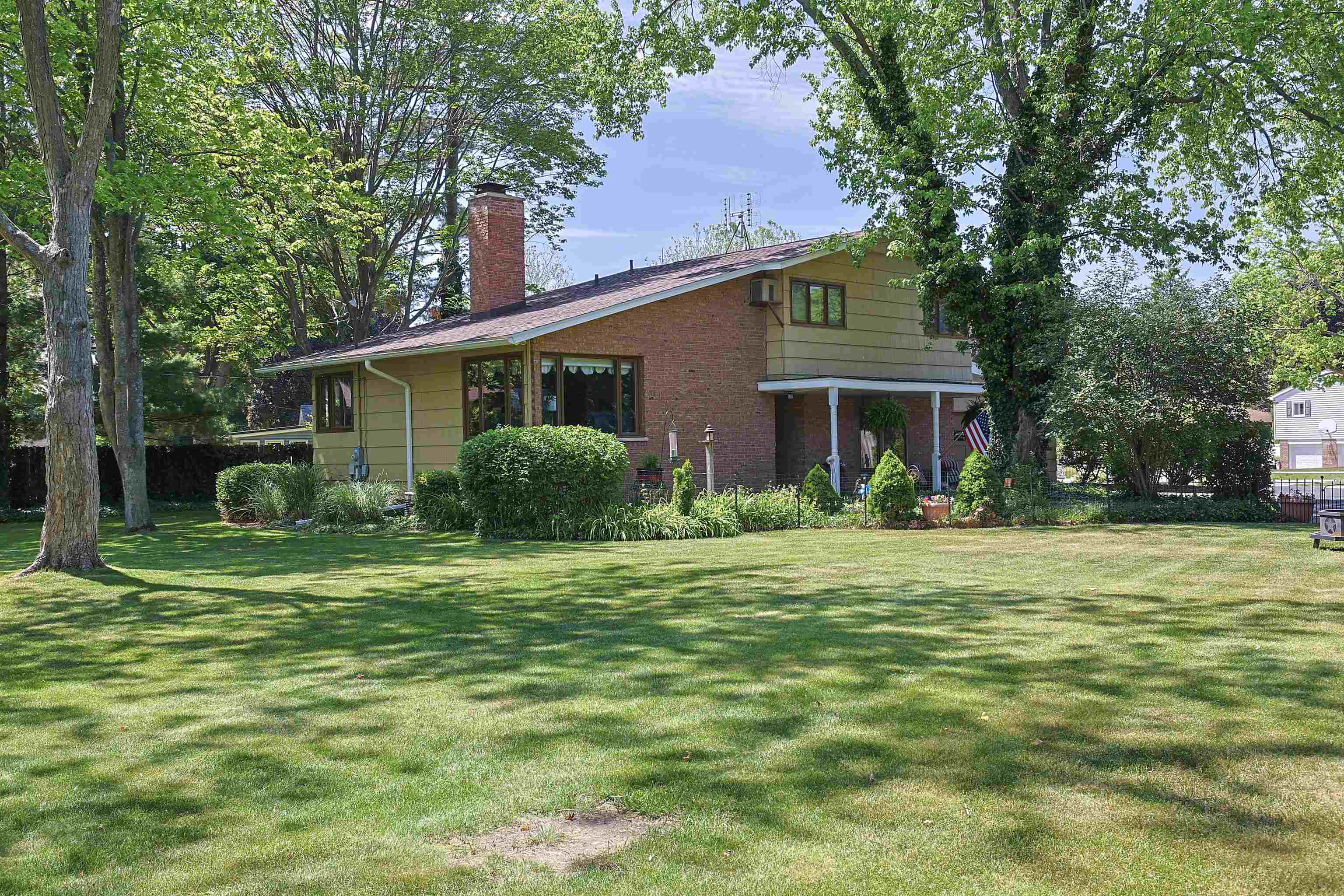 main property photo 9