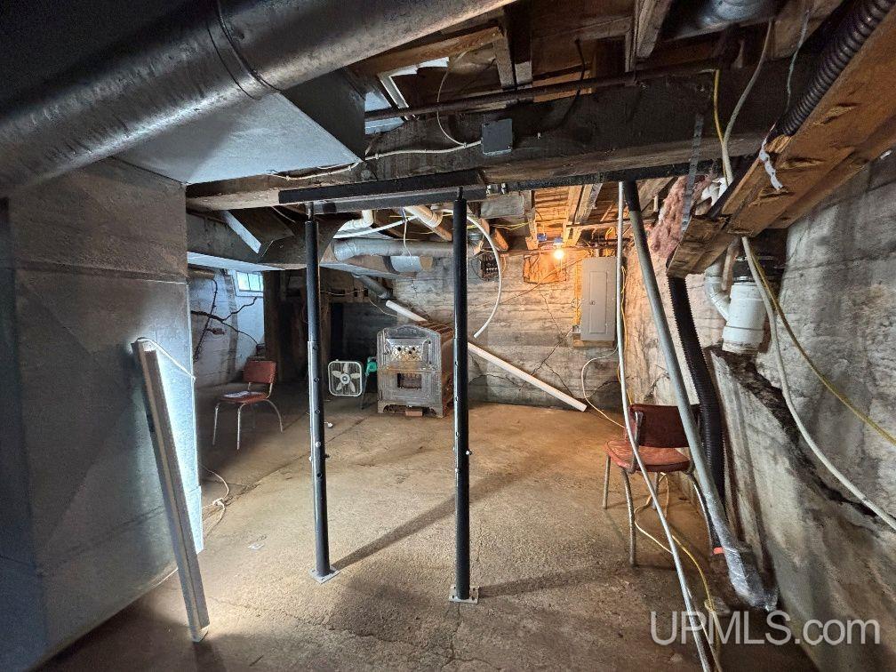 main property photo 40