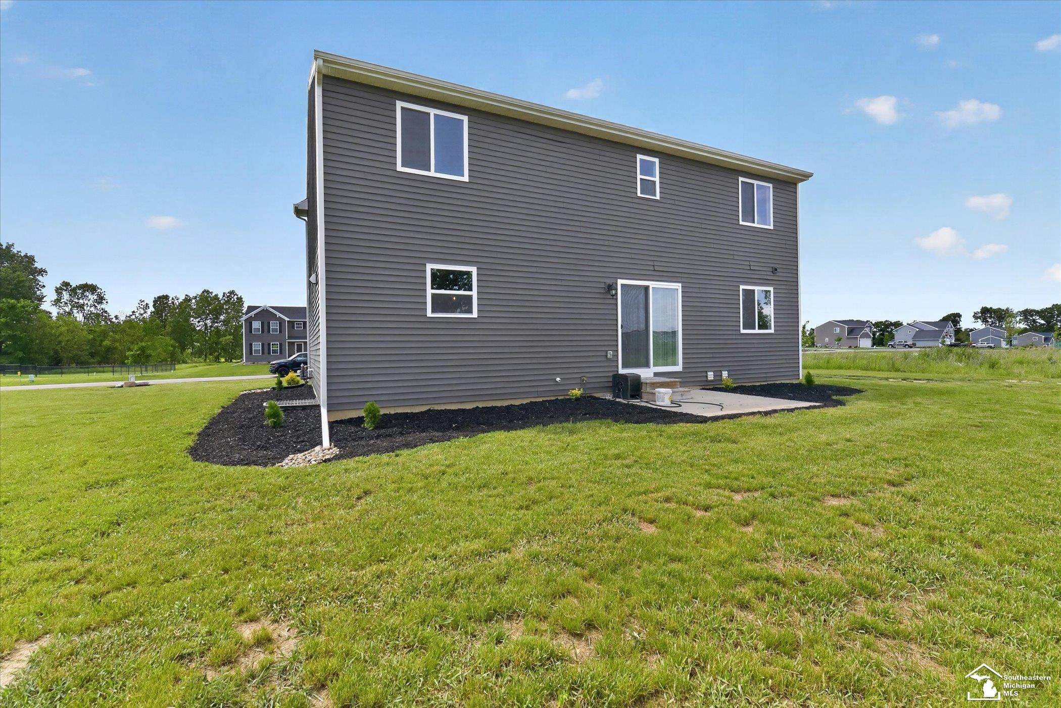 main property photo 45