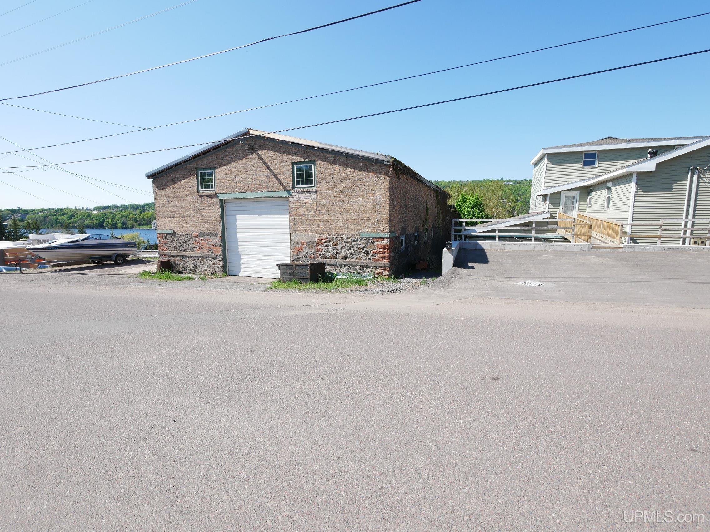 main property photo 24