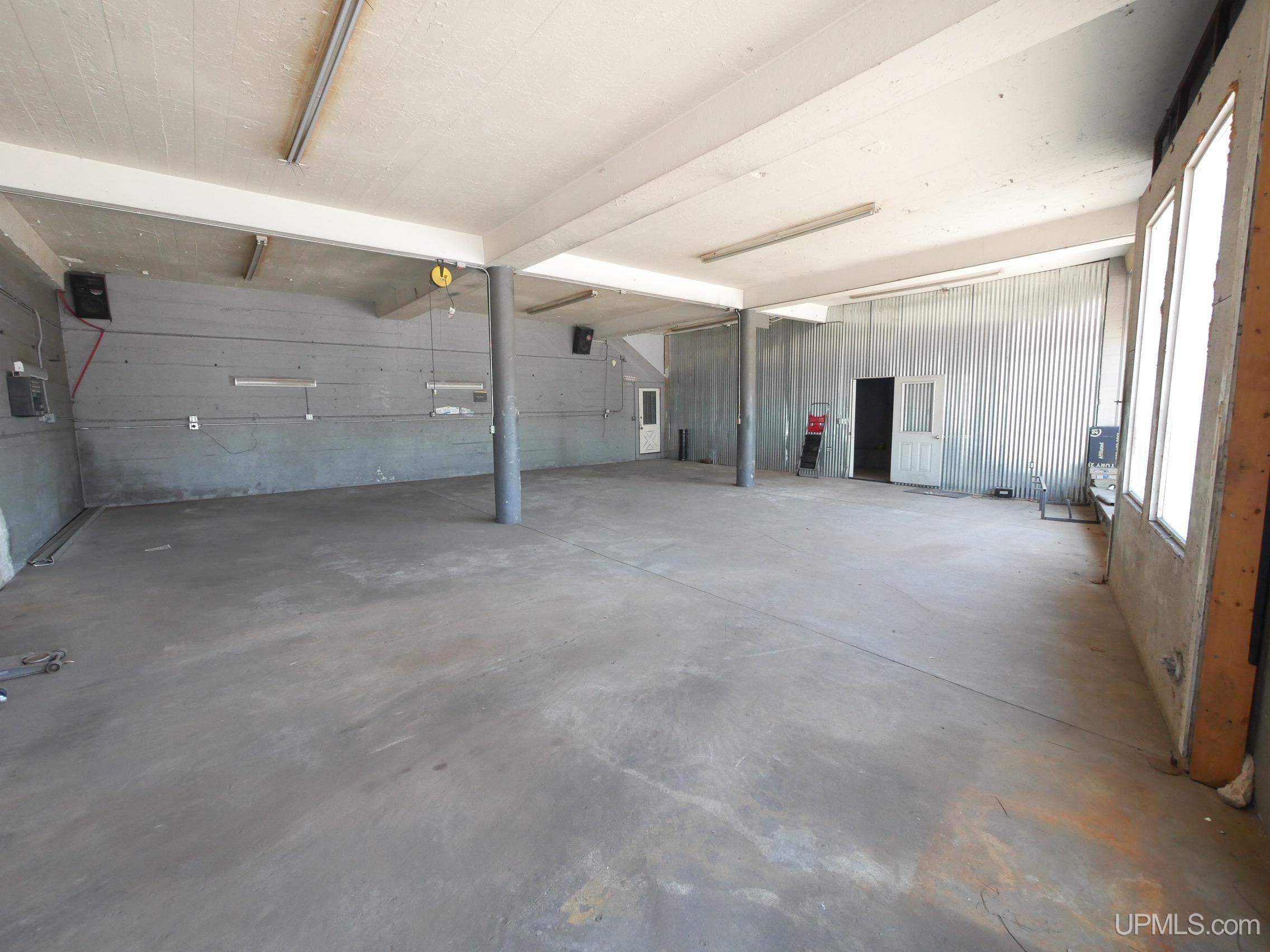 main property photo 49