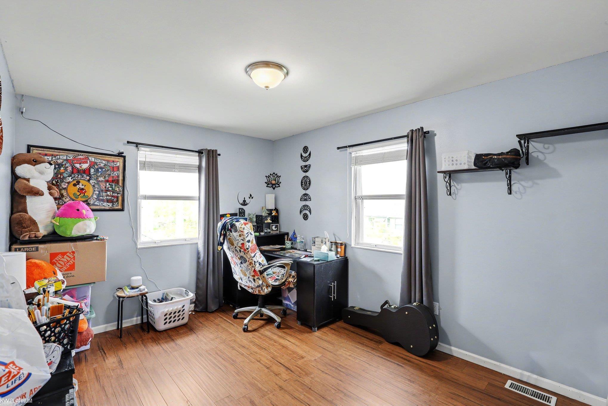 main property photo 17