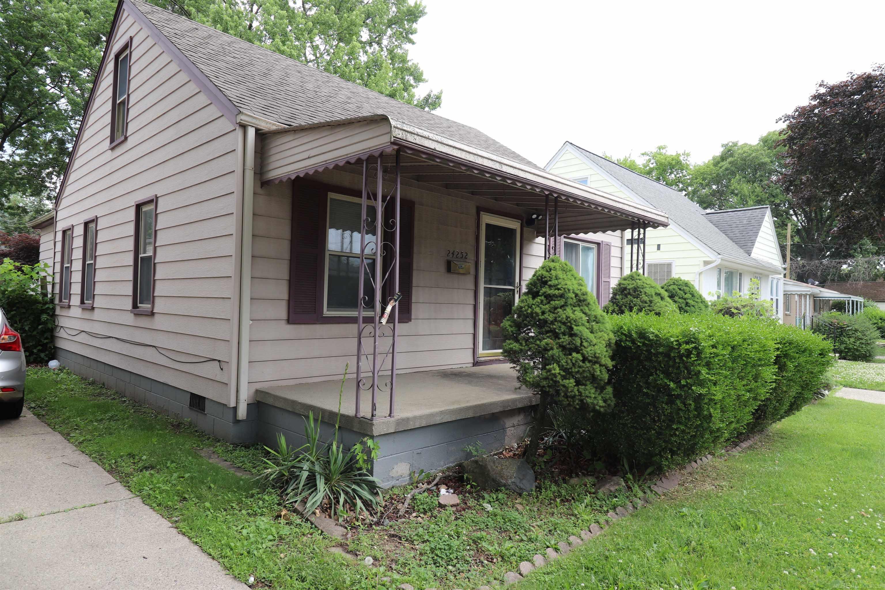 main property photo 28