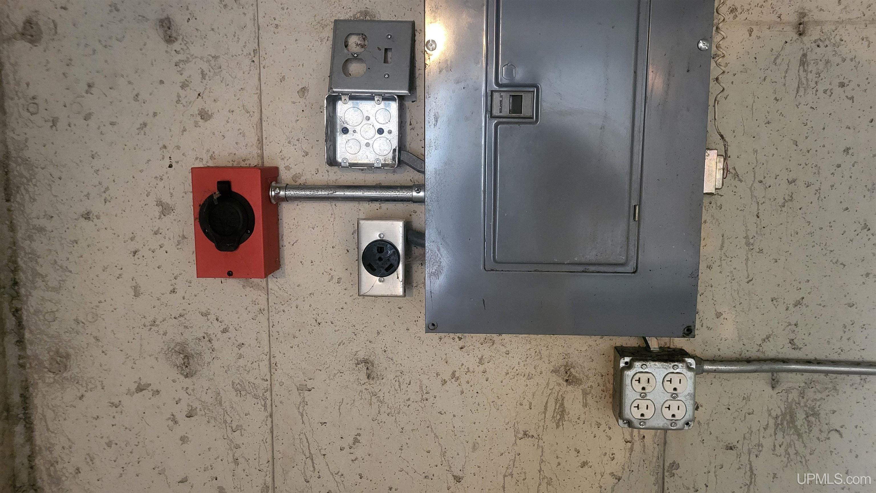 main property photo 19