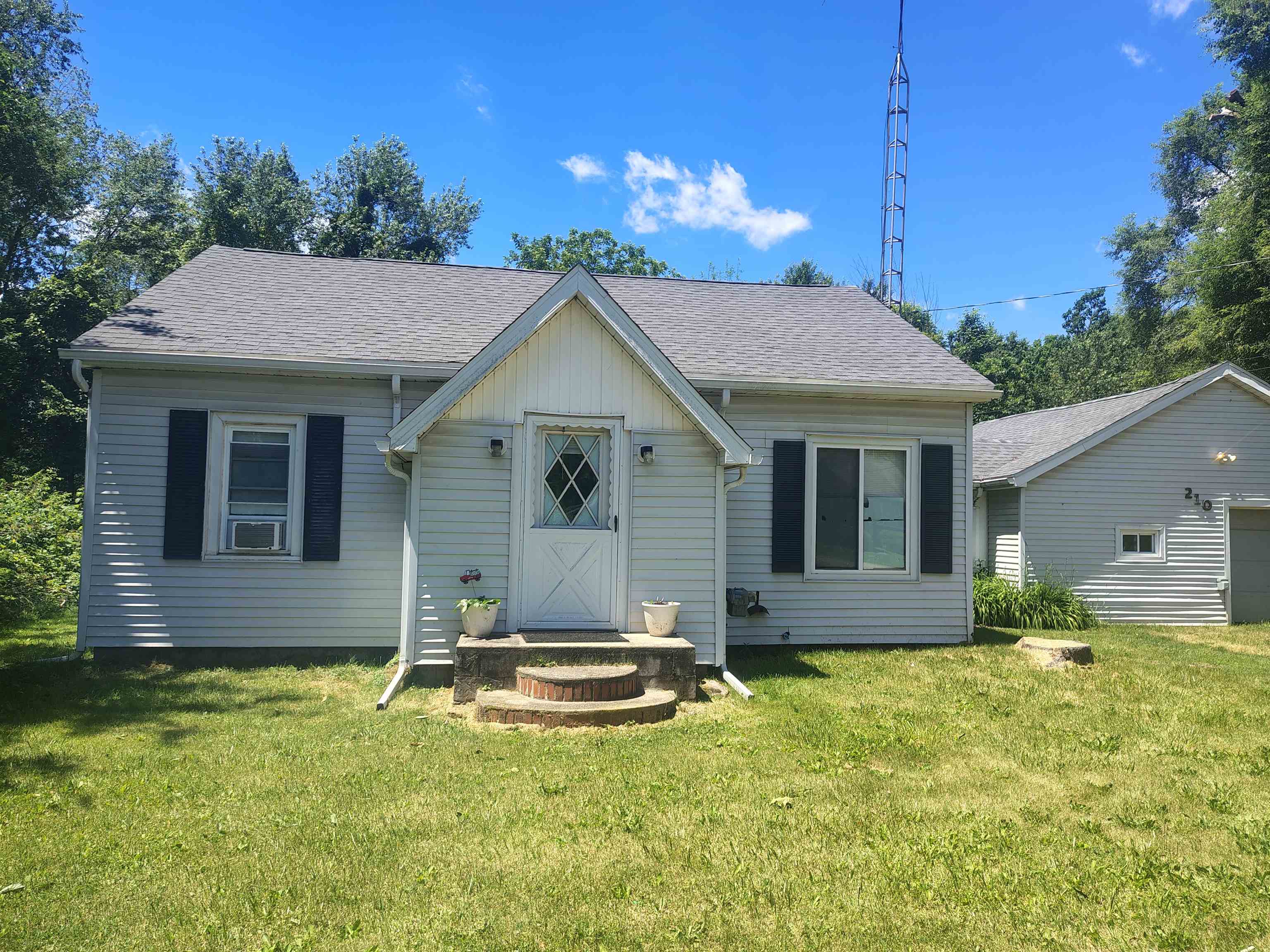 main property photo 9