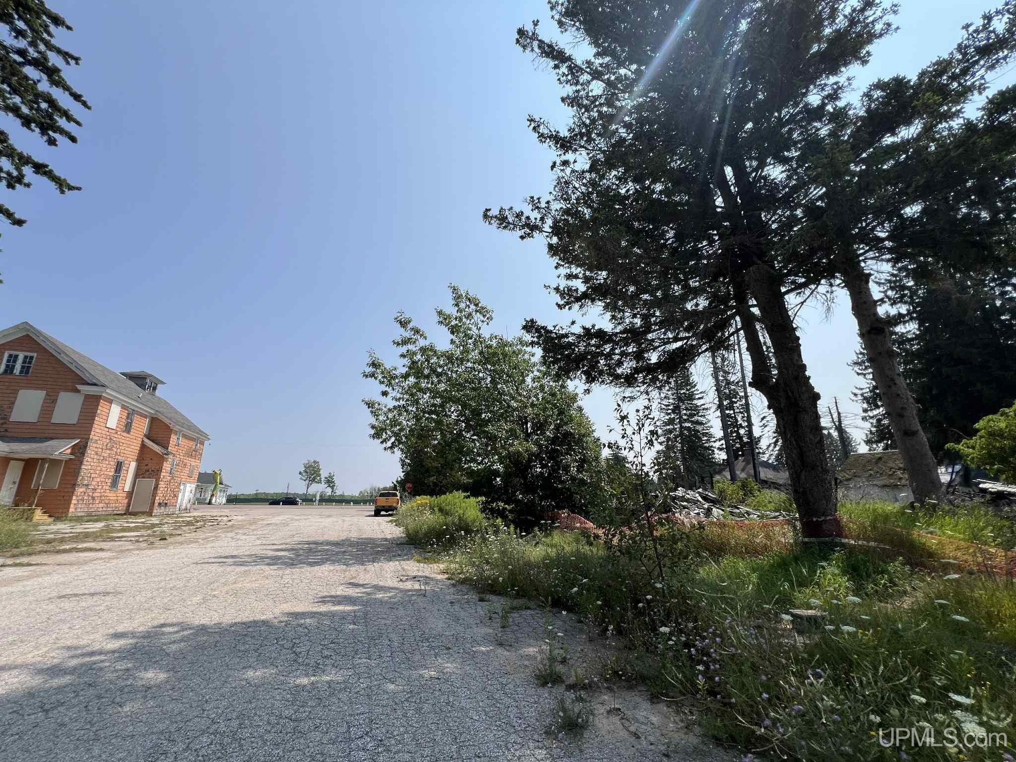 main property photo 34