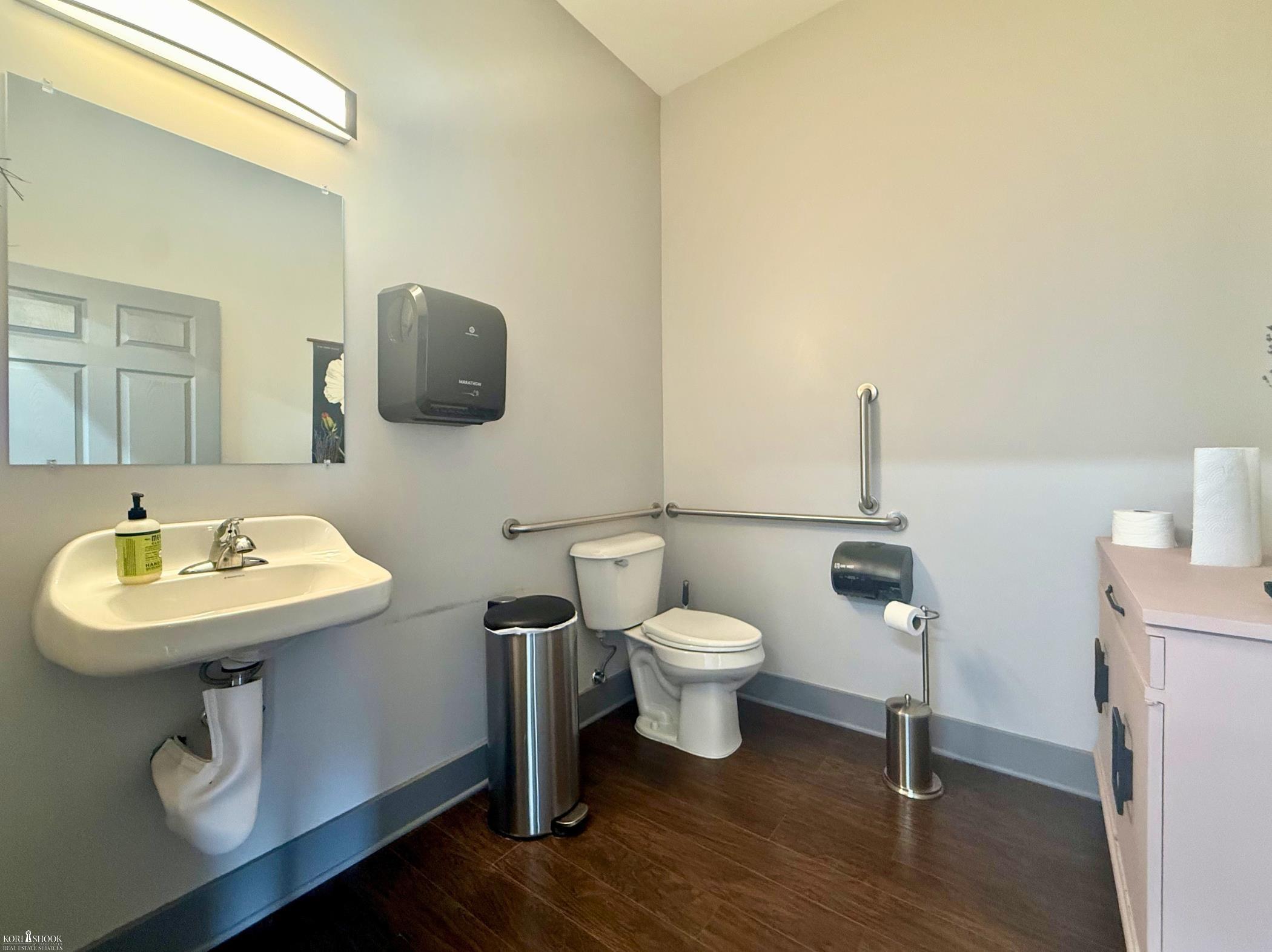 main property photo 6