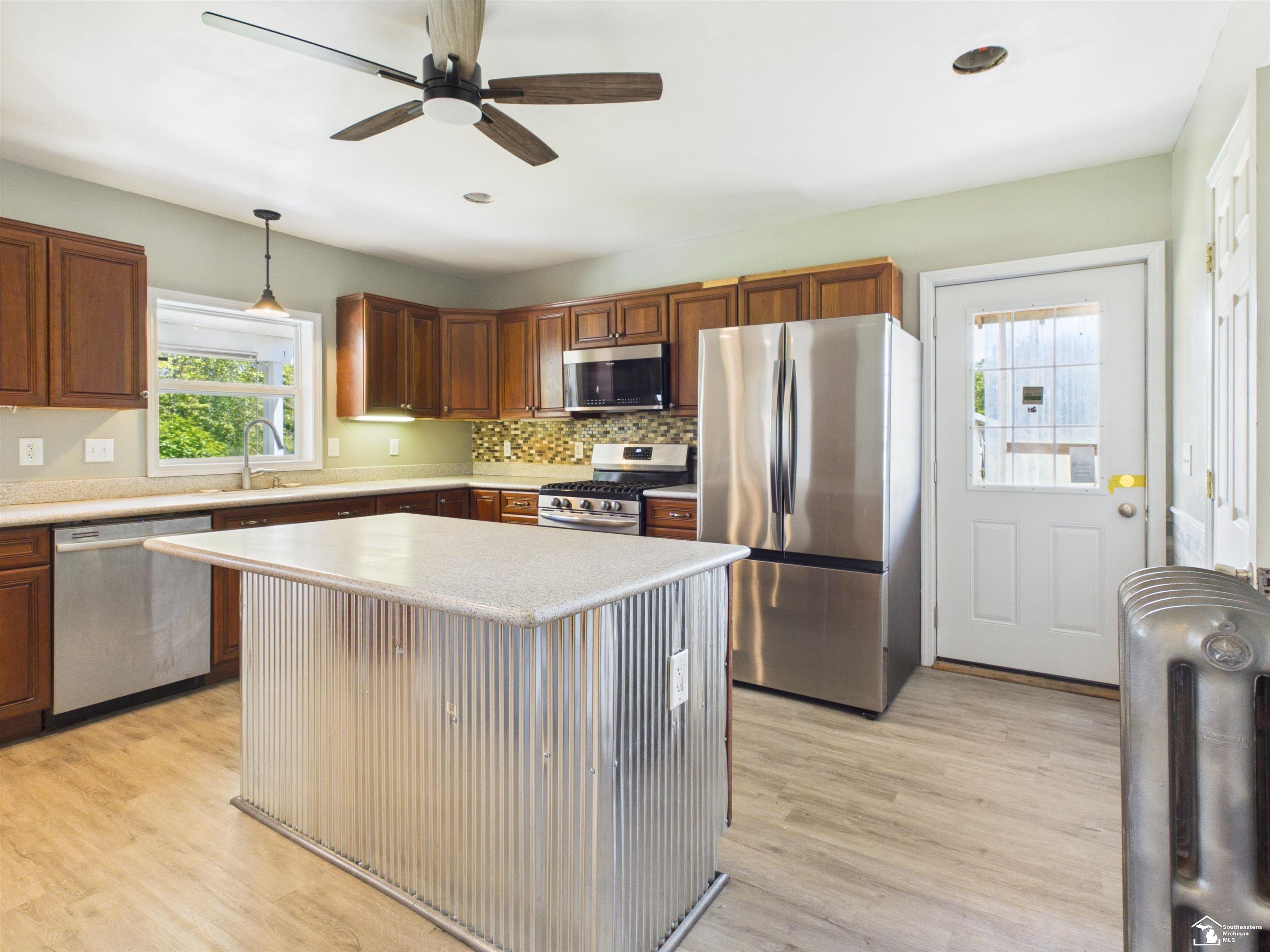 property viewer photo 15