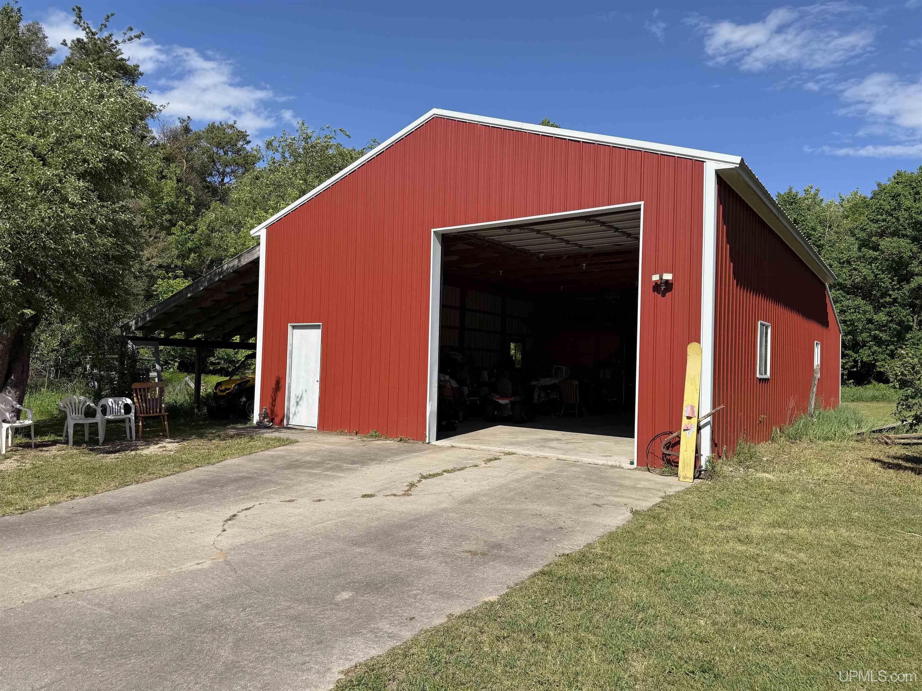 main property photo 24
