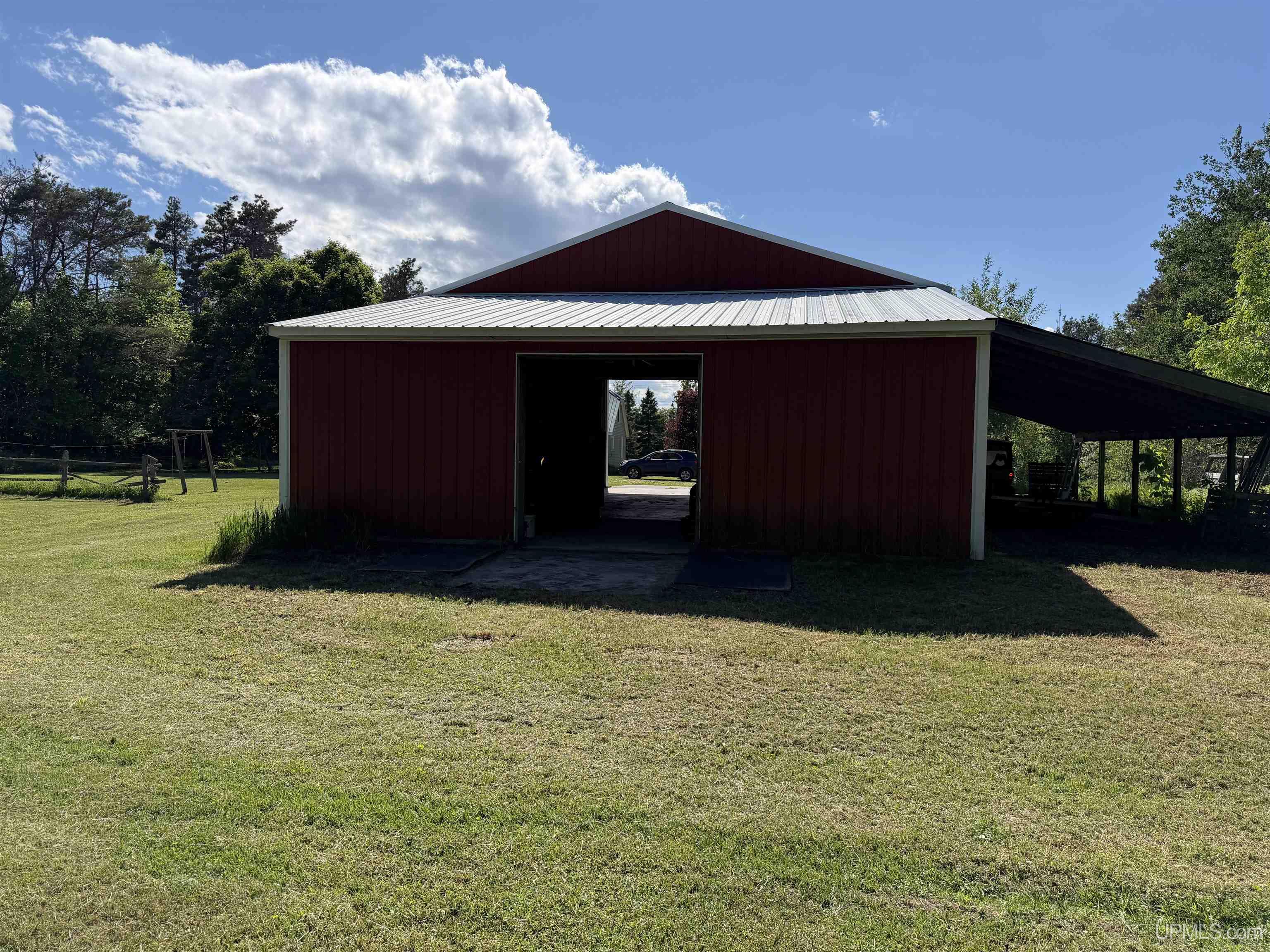 main property photo 25