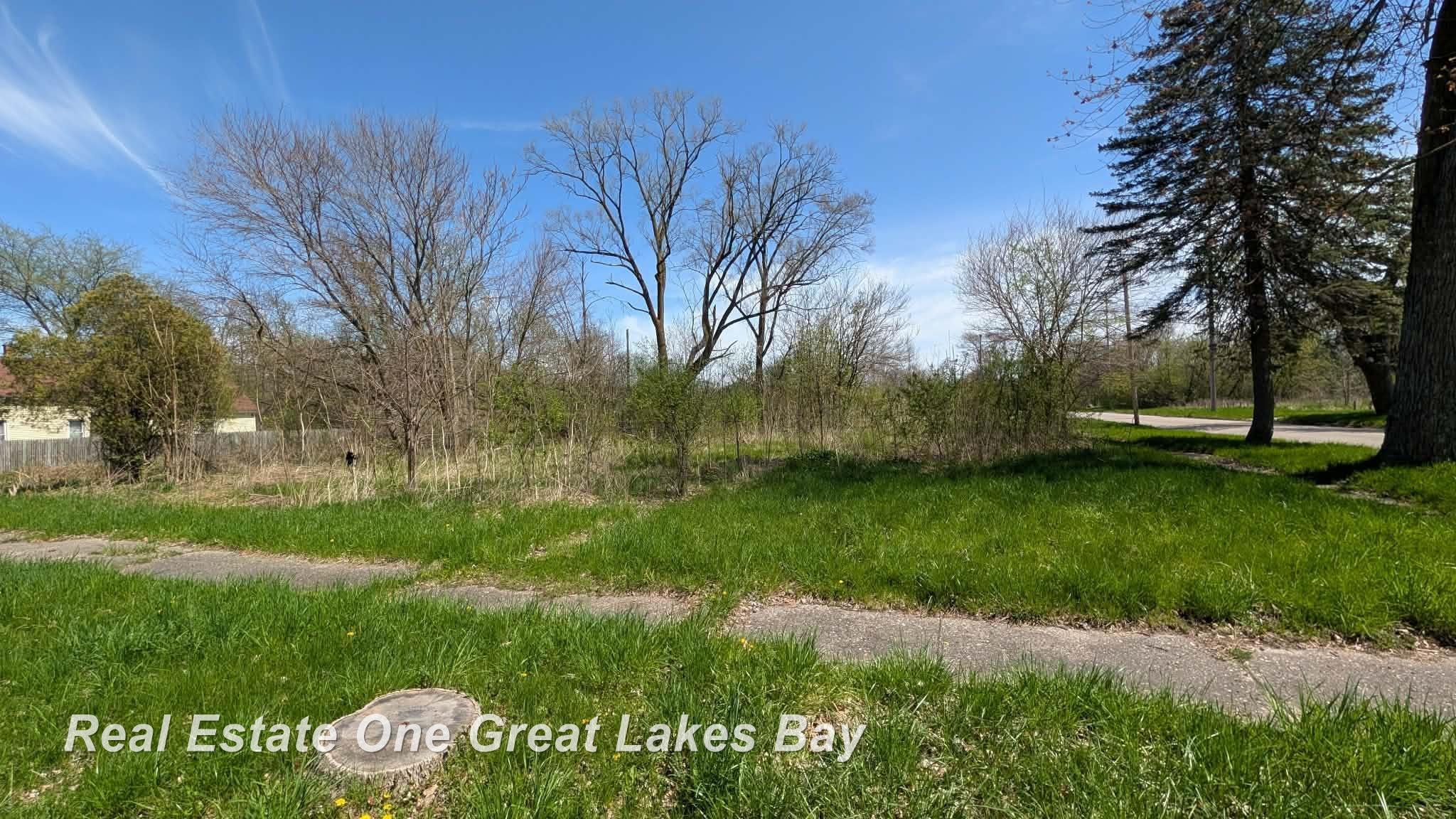 main property photo 20