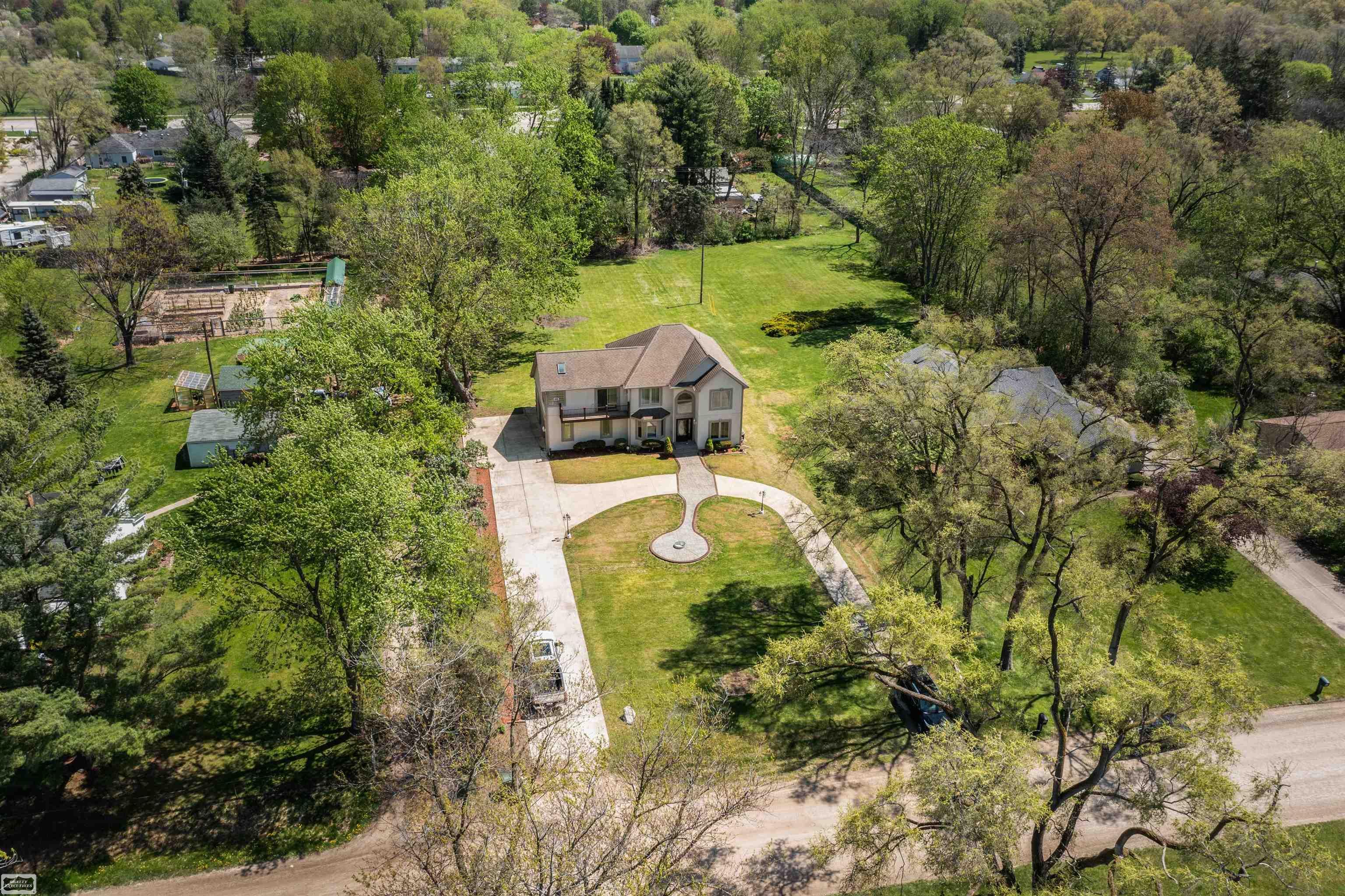 main property photo 3