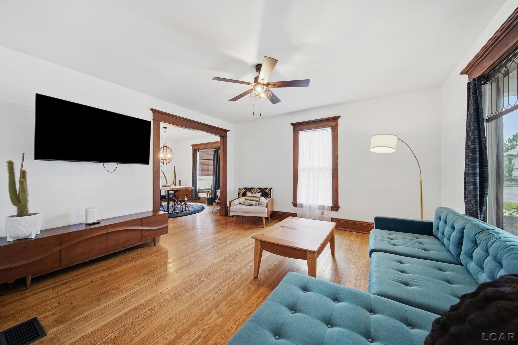 property viewer photo 9