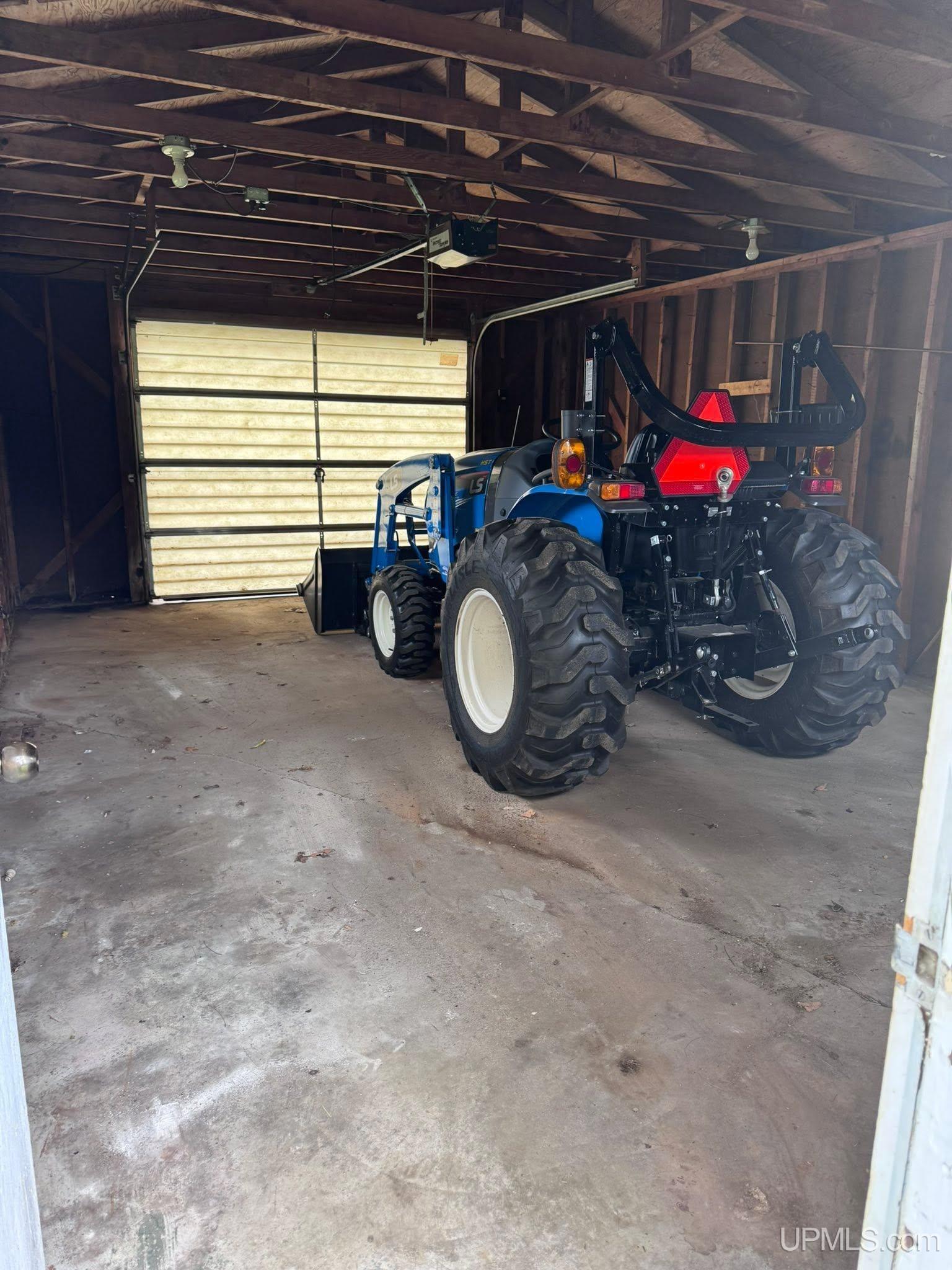 main property photo 26