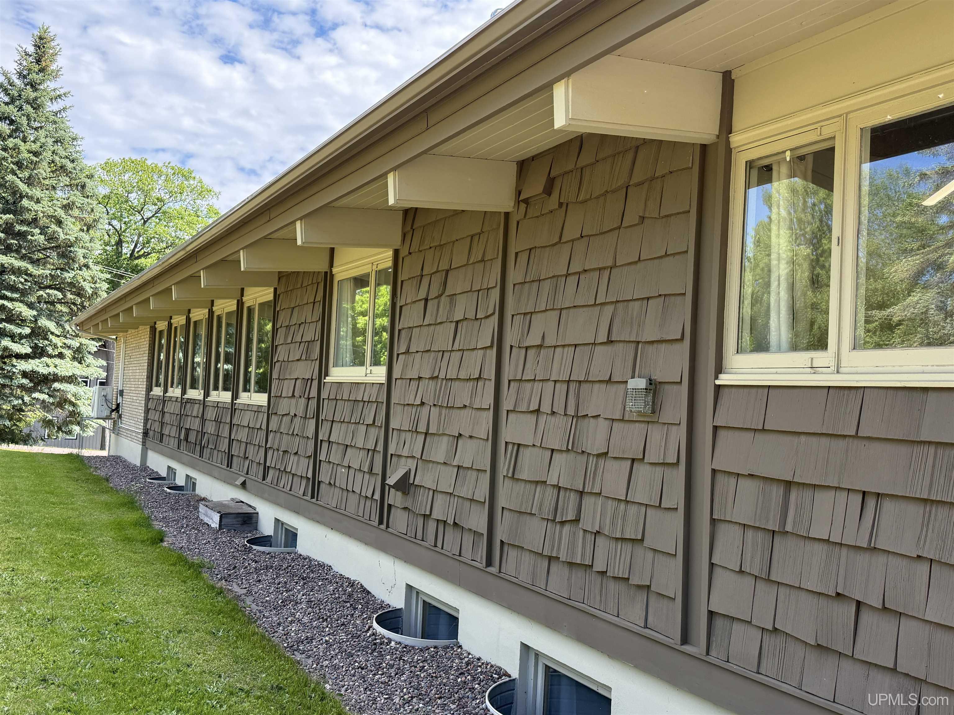 main property photo 77