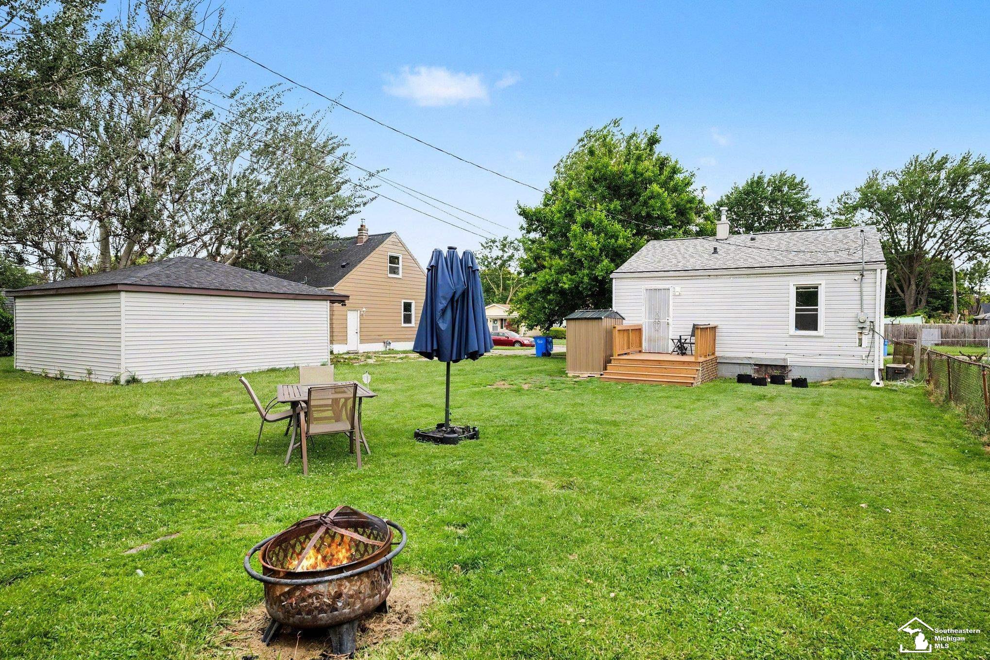 main property photo 13