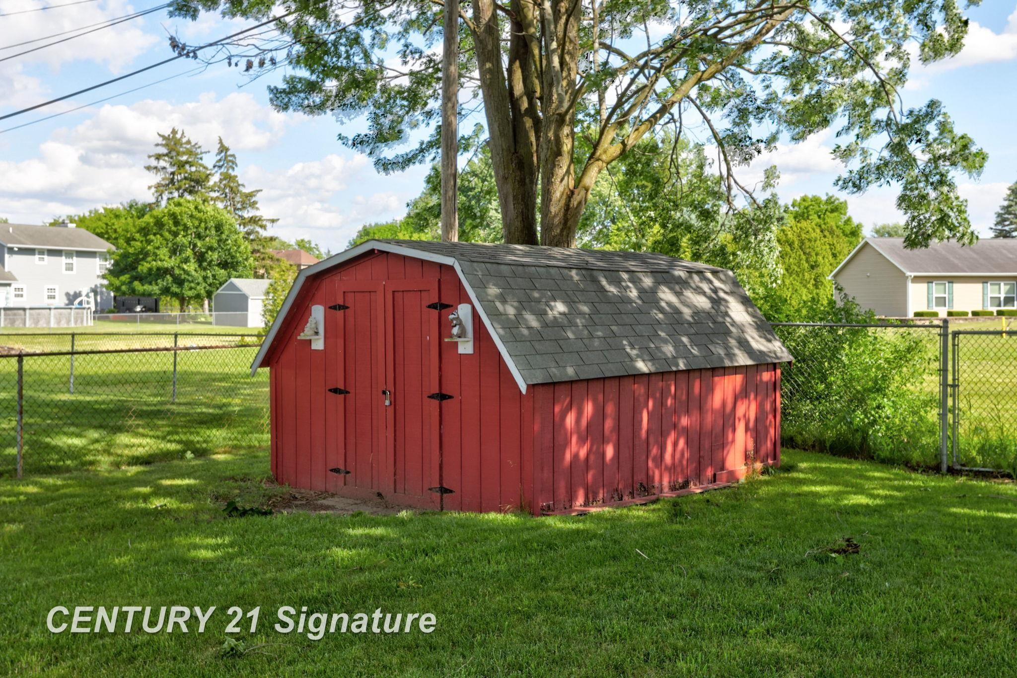main property photo 41