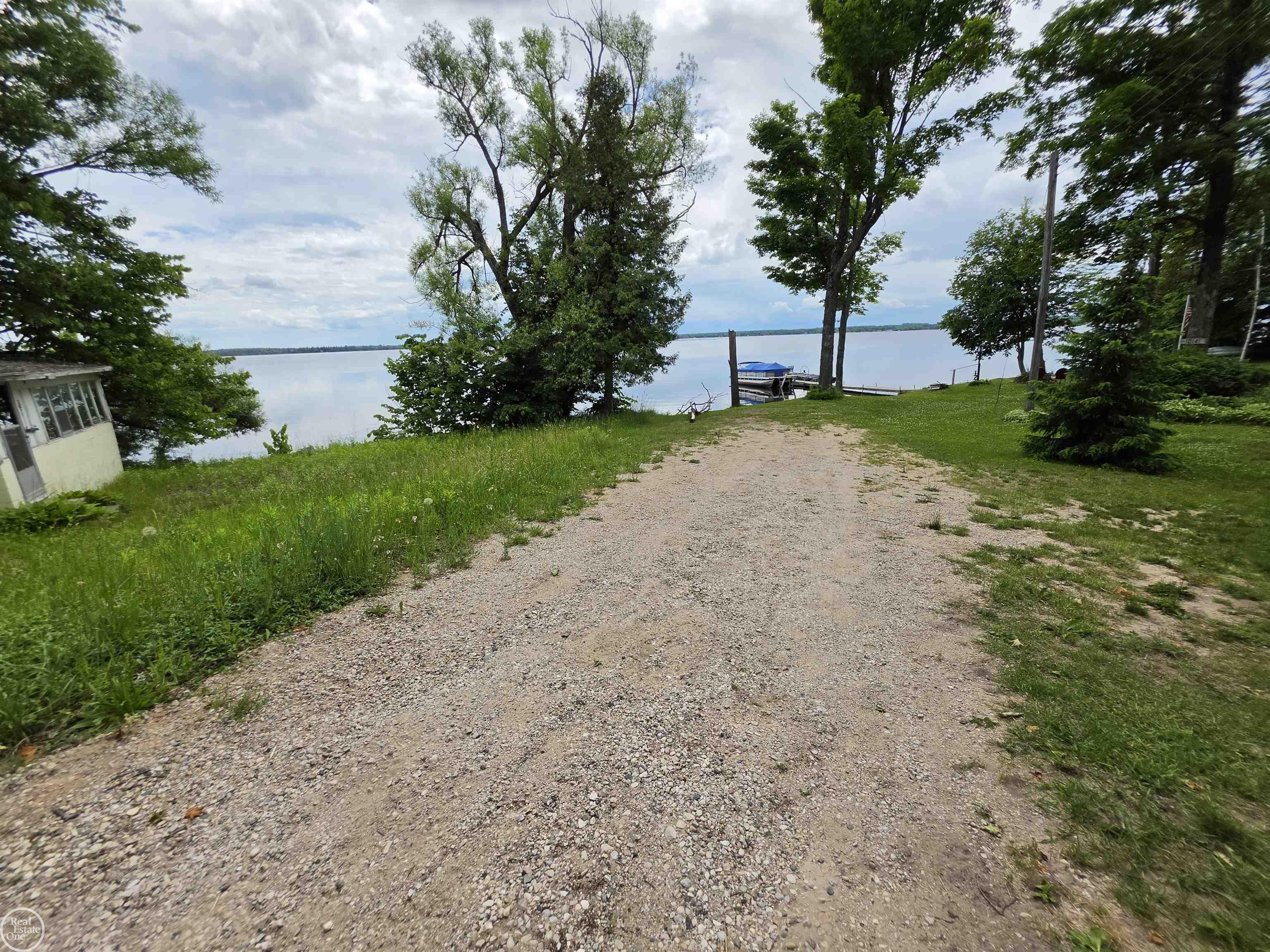 main property photo 37