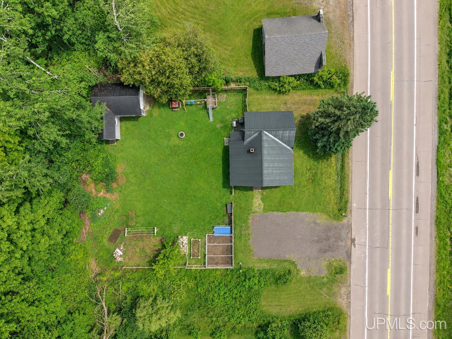 main property photo 36