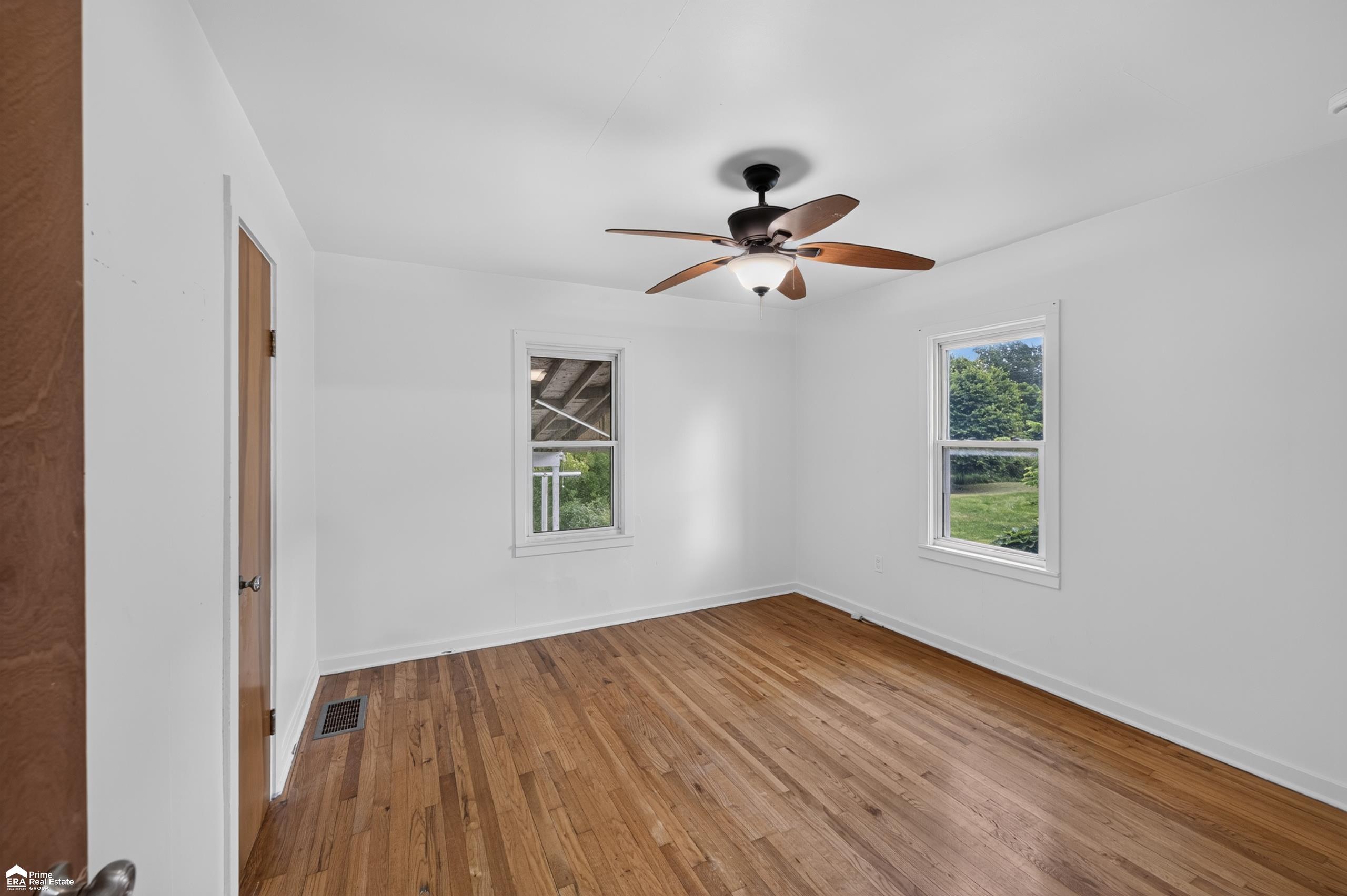 property viewer photo 12