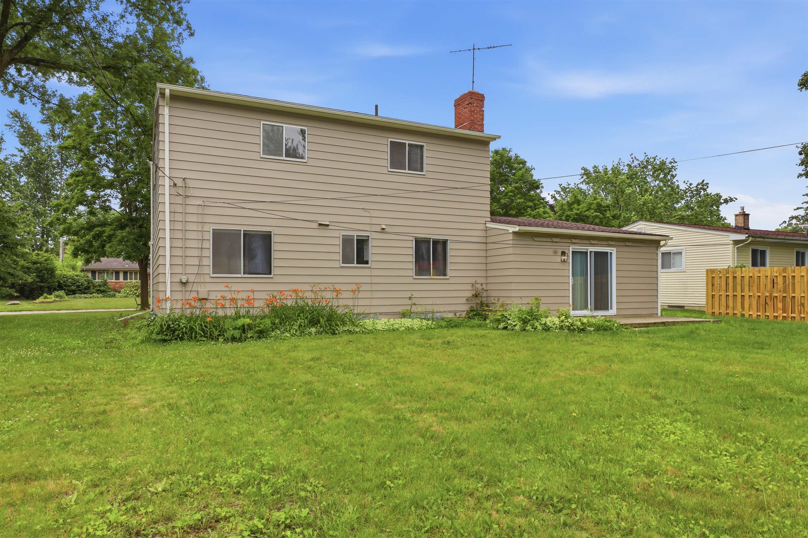 main property photo 5