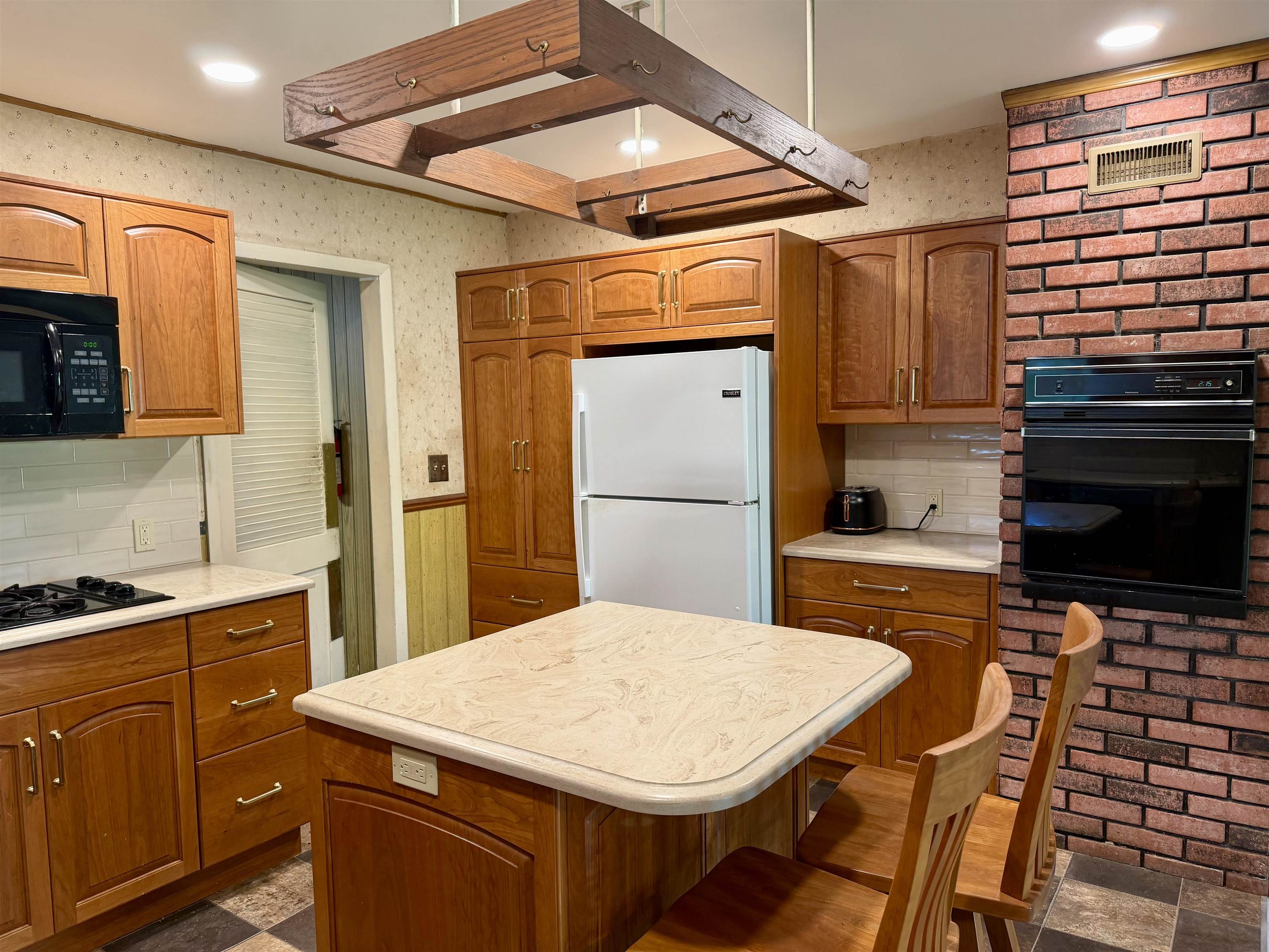 main property photo 11