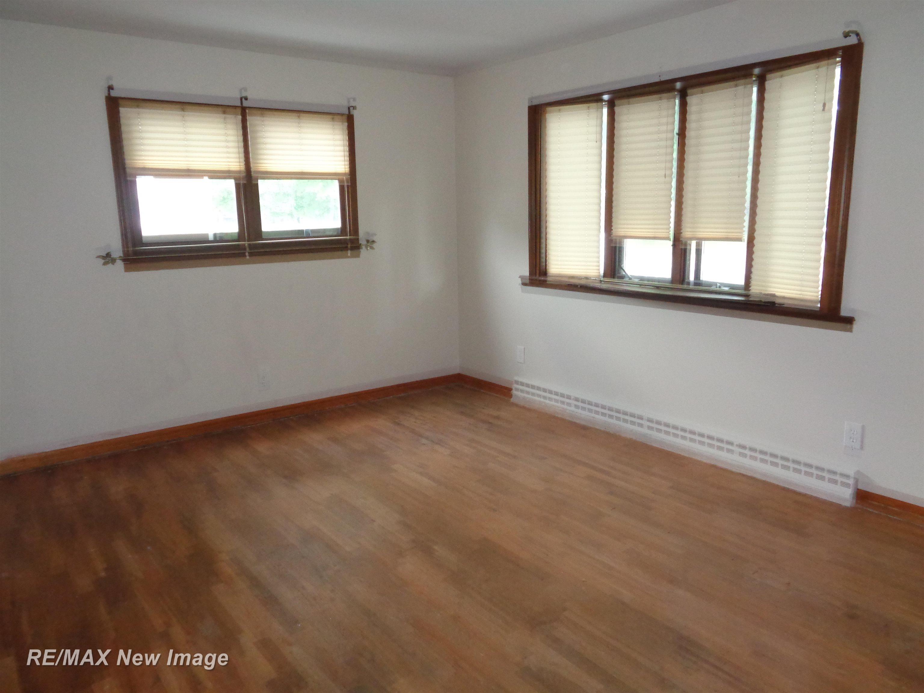 property viewer photo 3