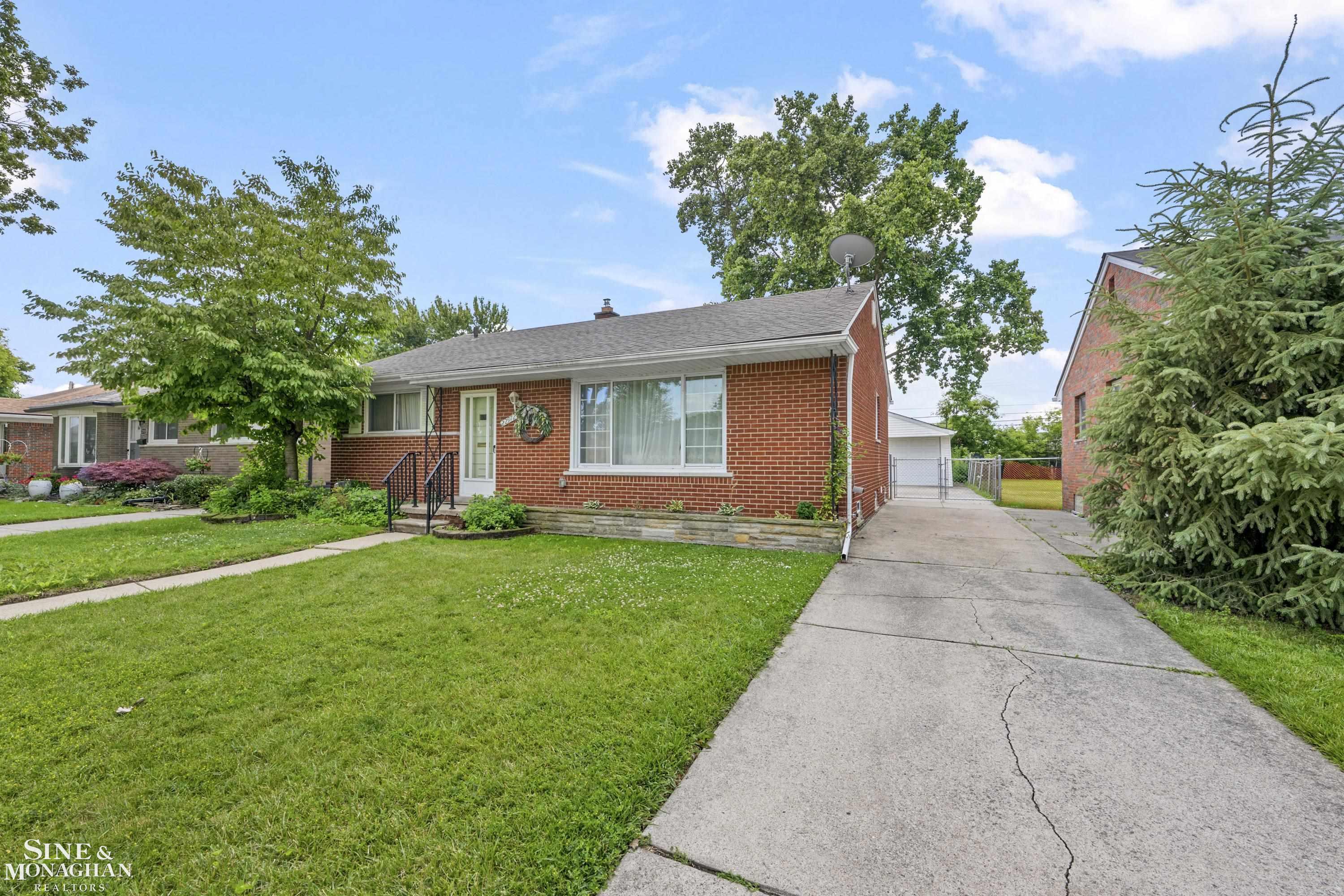 main property photo 39